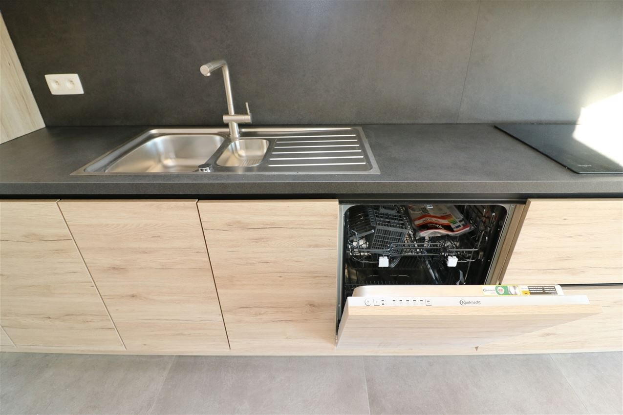 Prachtige nieuwbouwwoning met 4 slpk. met gusntige ligging foto 34