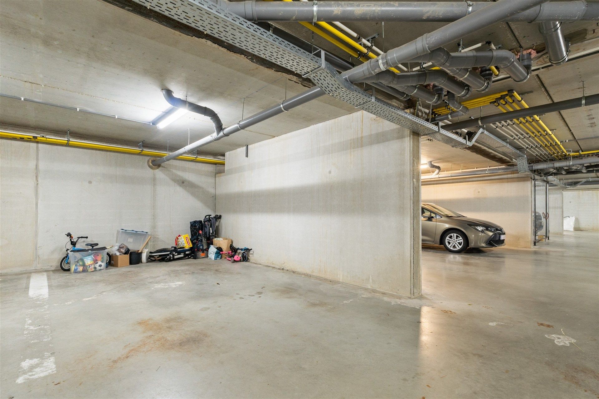 Recent duplex appartement met 3 slaapkamers en parkeerplaats foto 20