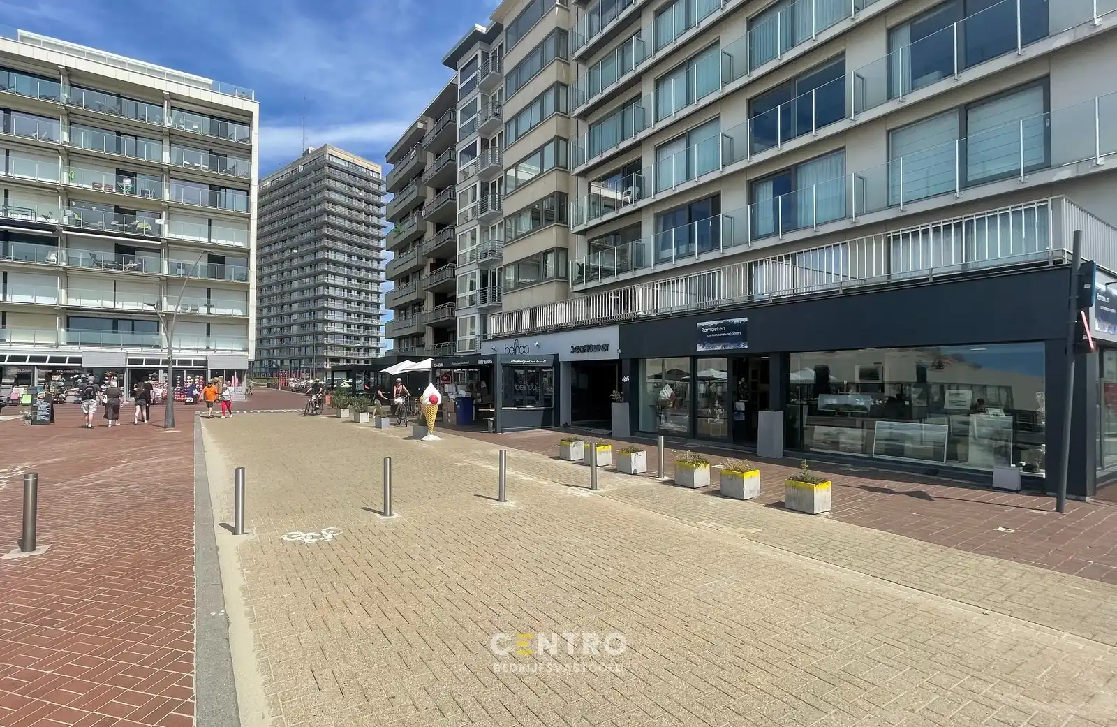 Exclusieve WINKELRUIMTE met kelder op de ZEEDIJK van Koksijde foto 9