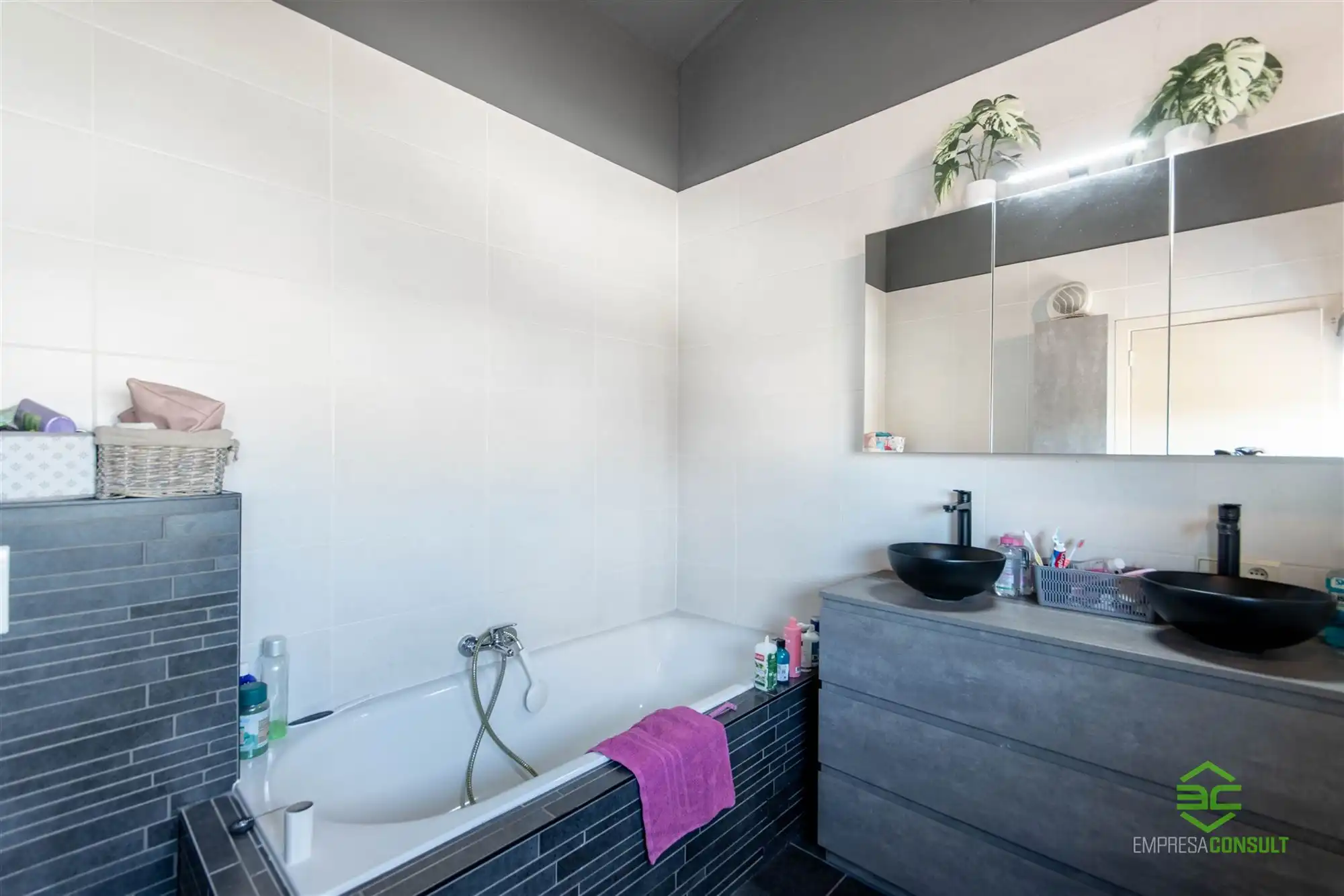 Rustig gelegen gezinswoning met 3 slpk in Donk! foto 11