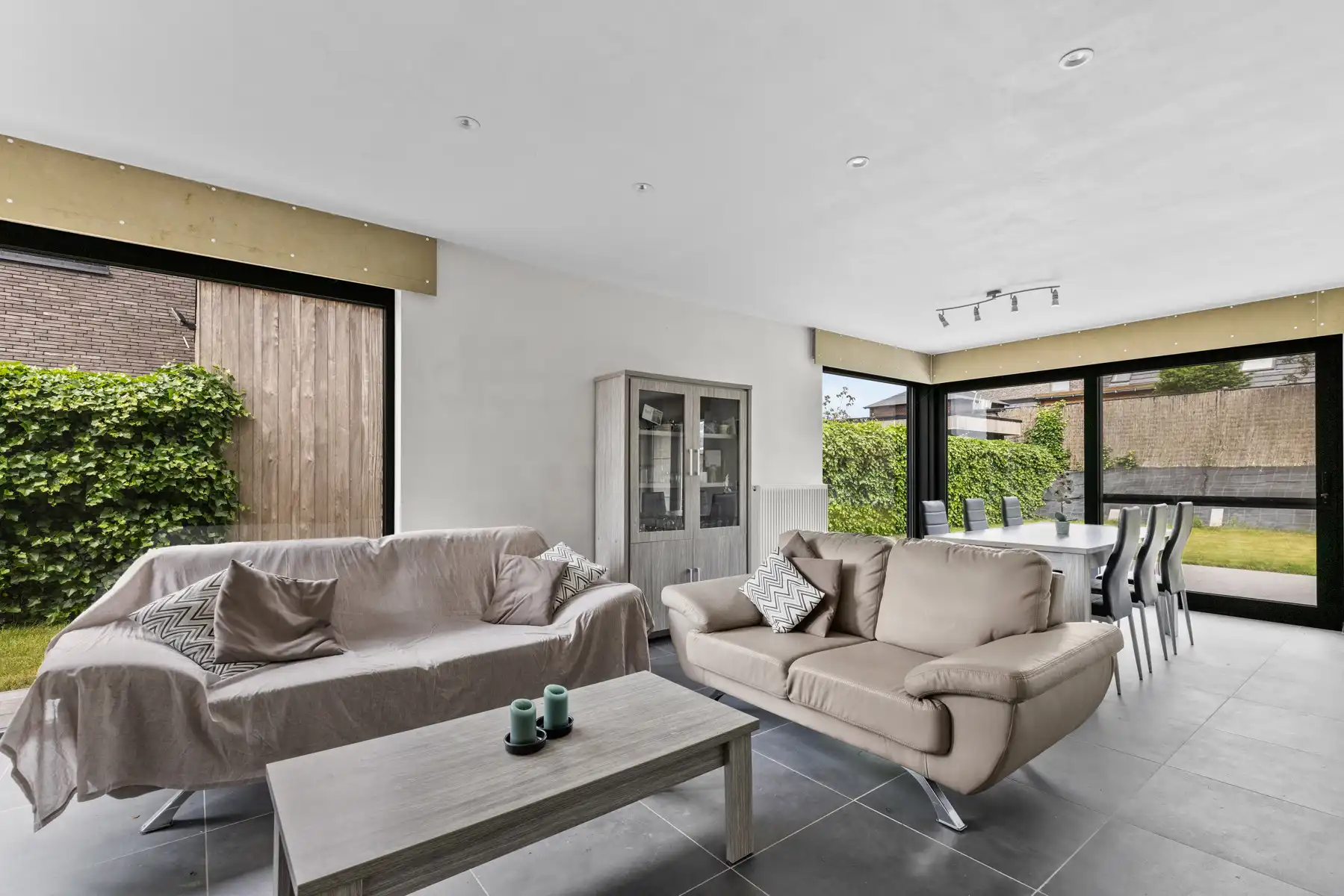 Instapklare open bebouwing met 4 slaapkamers foto 2