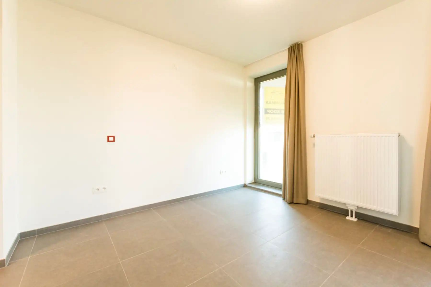 Serviceflat met terras, kelder en mogelijkheid tot garage... foto 6