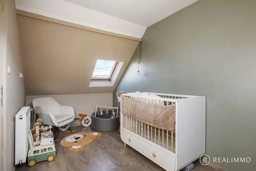 Instapklare, gerenoveerde woning met tuin en autostaanplaats in Bossuit foto 7