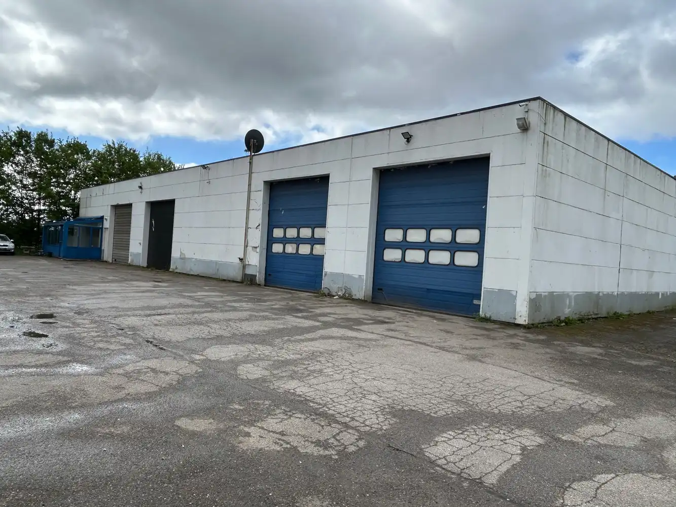 Commerciële ruimte te koop foto {{pictureIndex}}