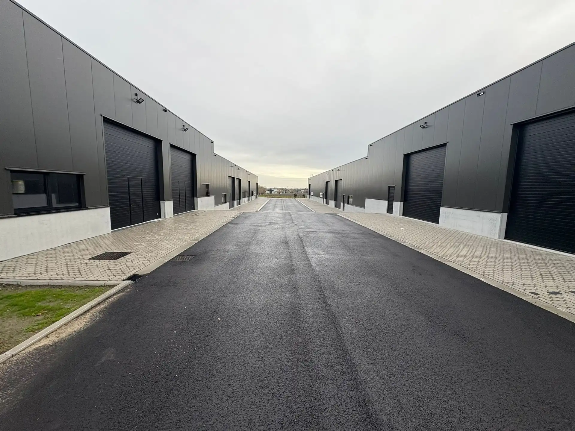 Nieuwbouw KMO-unit met schowroom unit 11a (169m²) foto 2