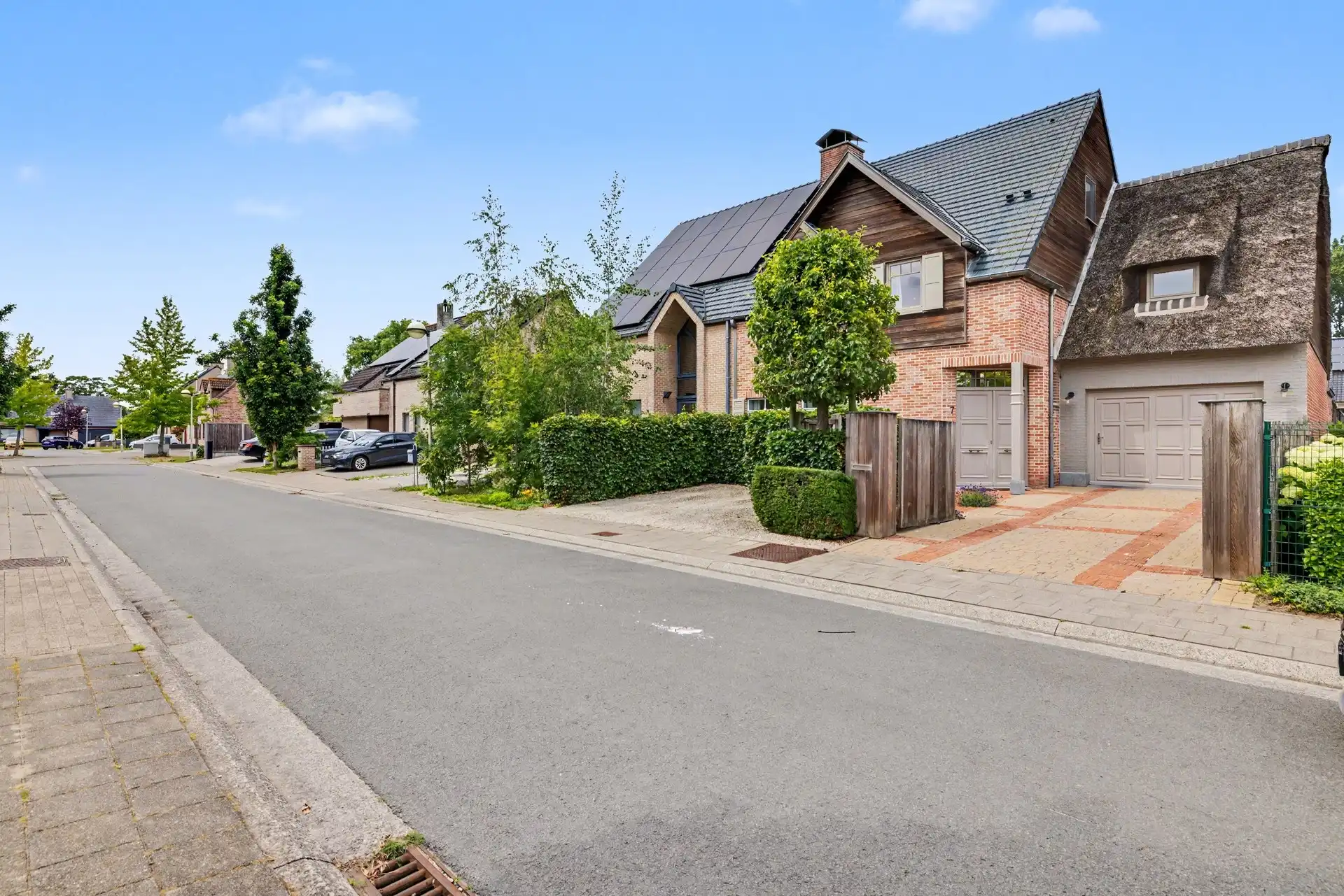 Kwalitatief afgewerkte gezinswoning in authentiek landelijke stijl met o.a. 4 slaapkamers & zwembad (344m²) foto 33