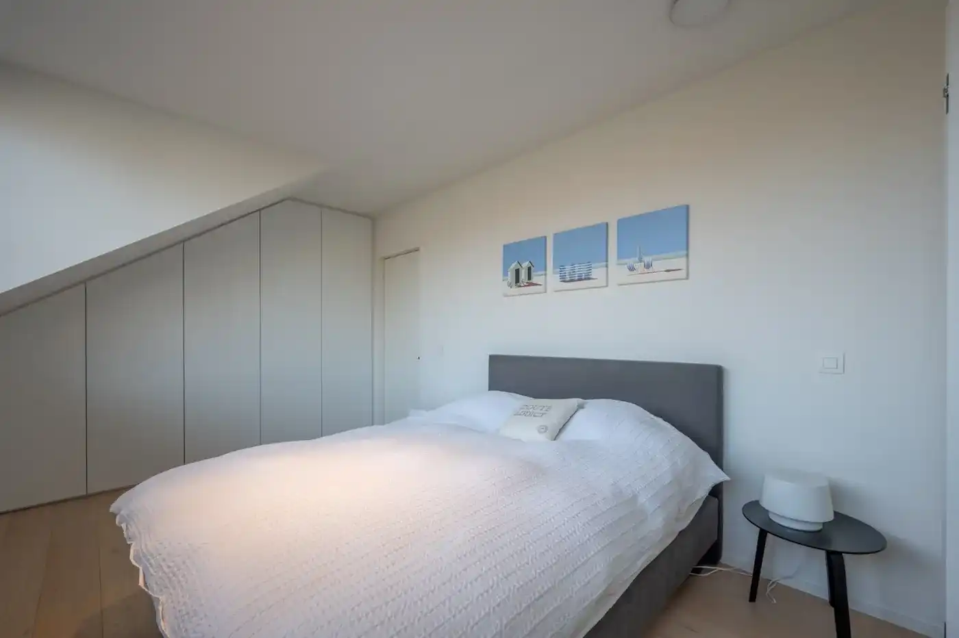Lichtrijke bel-etage woning nabij van het Oosthoekplein in Het Zoute foto 20
