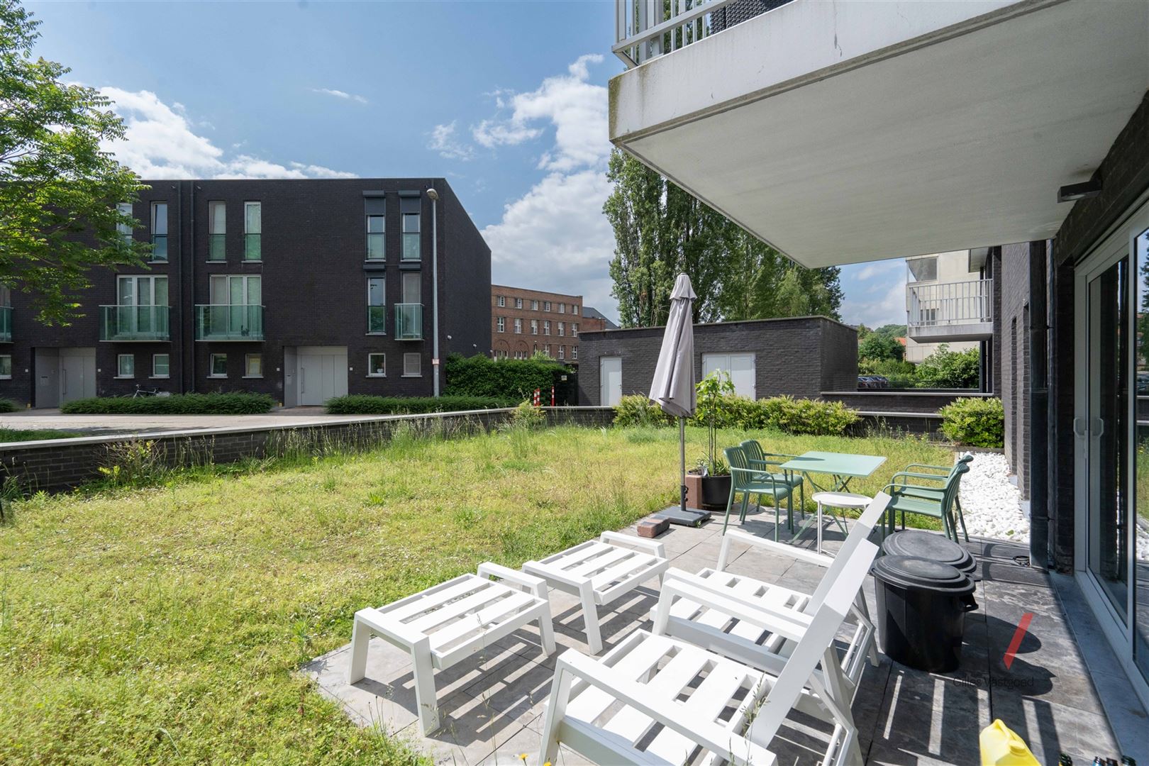 Stijlvol appartement met privé tuin & terras  foto 10