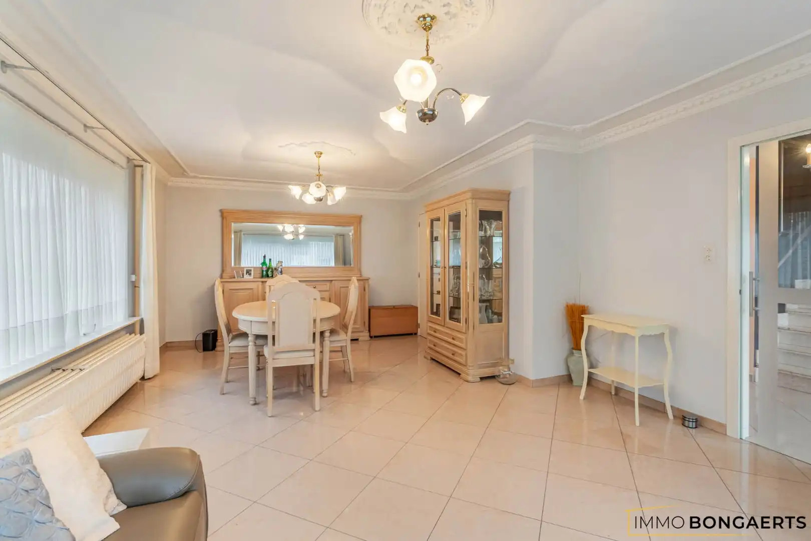 Woning met 3 slaapkamers op ruim perceel  foto 4