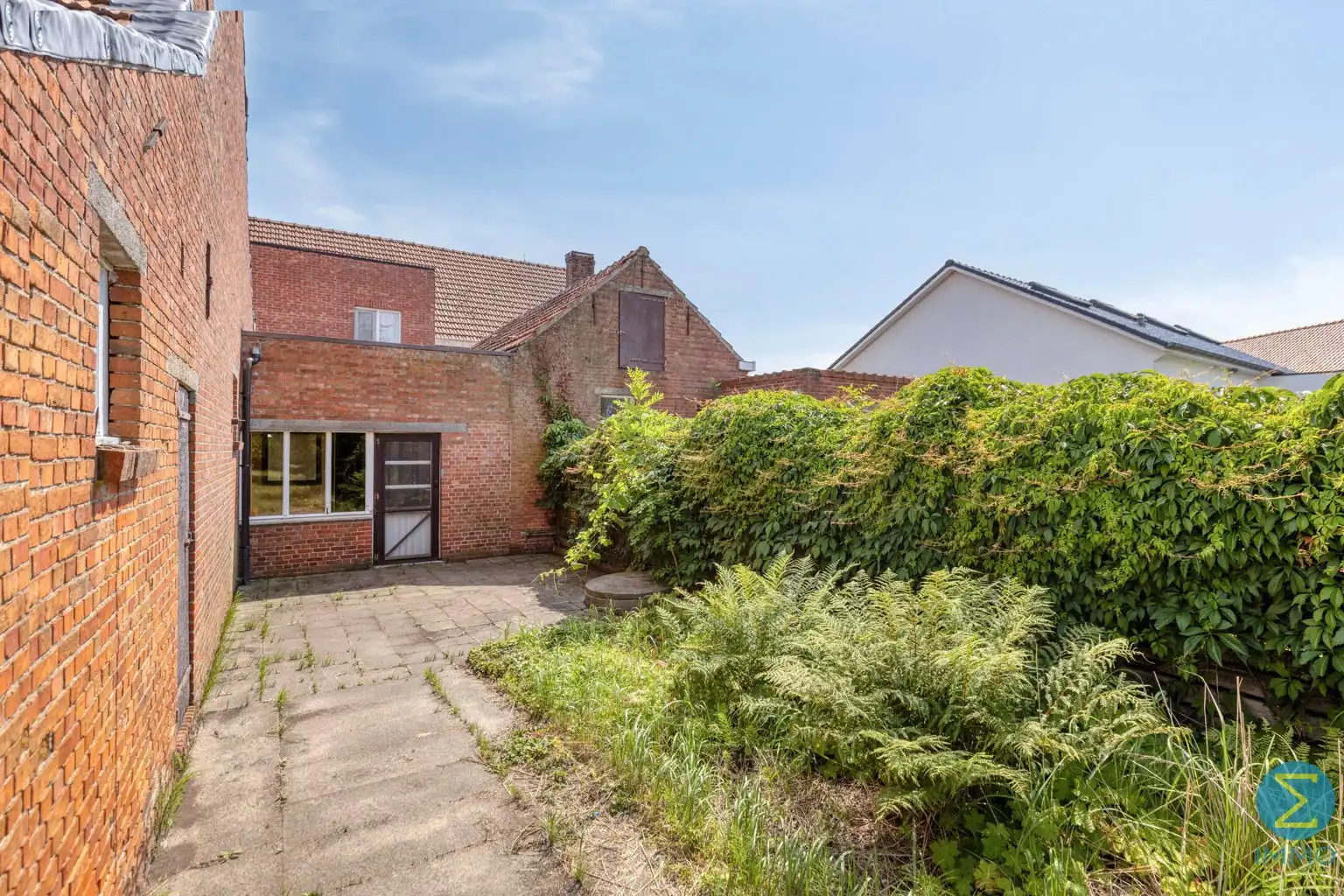 Nabij groene omgeving gelegen te renoveren woning op 567m² foto 17