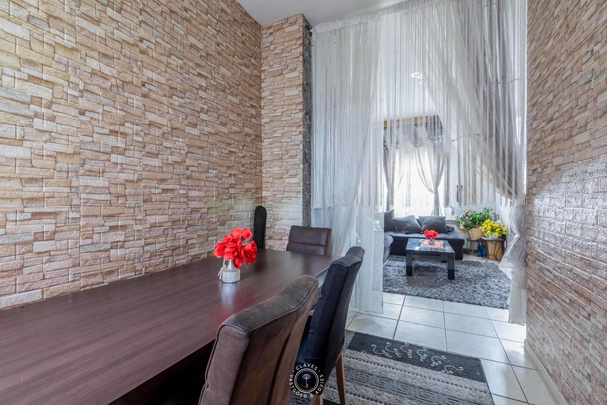 Woning op gunstige ligging nabij winkels en invalswegen foto 5