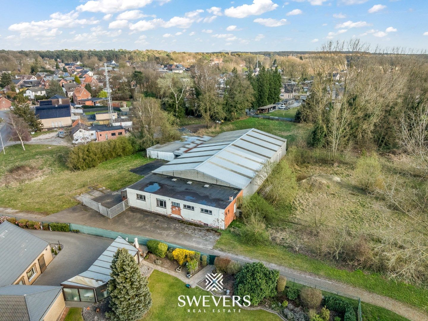 Groot sportgebouw met woonst op een perceel van 77a 60ca (of herverkaveling) foto 22