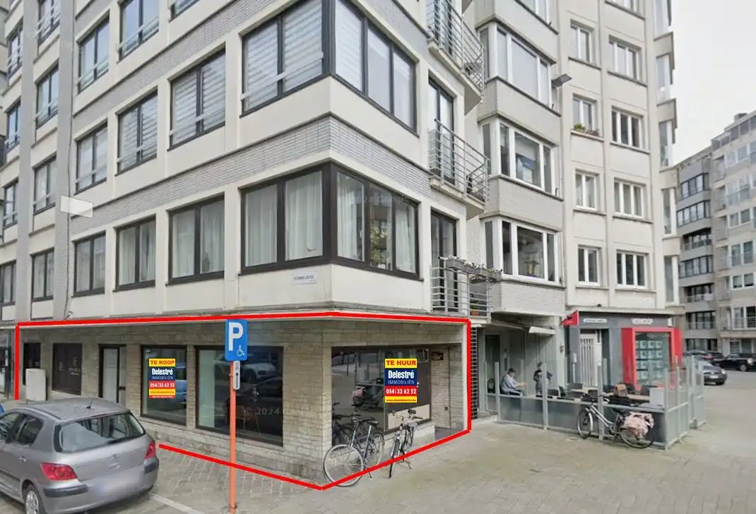 Commercieel topadres op één van de gezelligste pleinen van de kust! foto {{pictureIndex}}