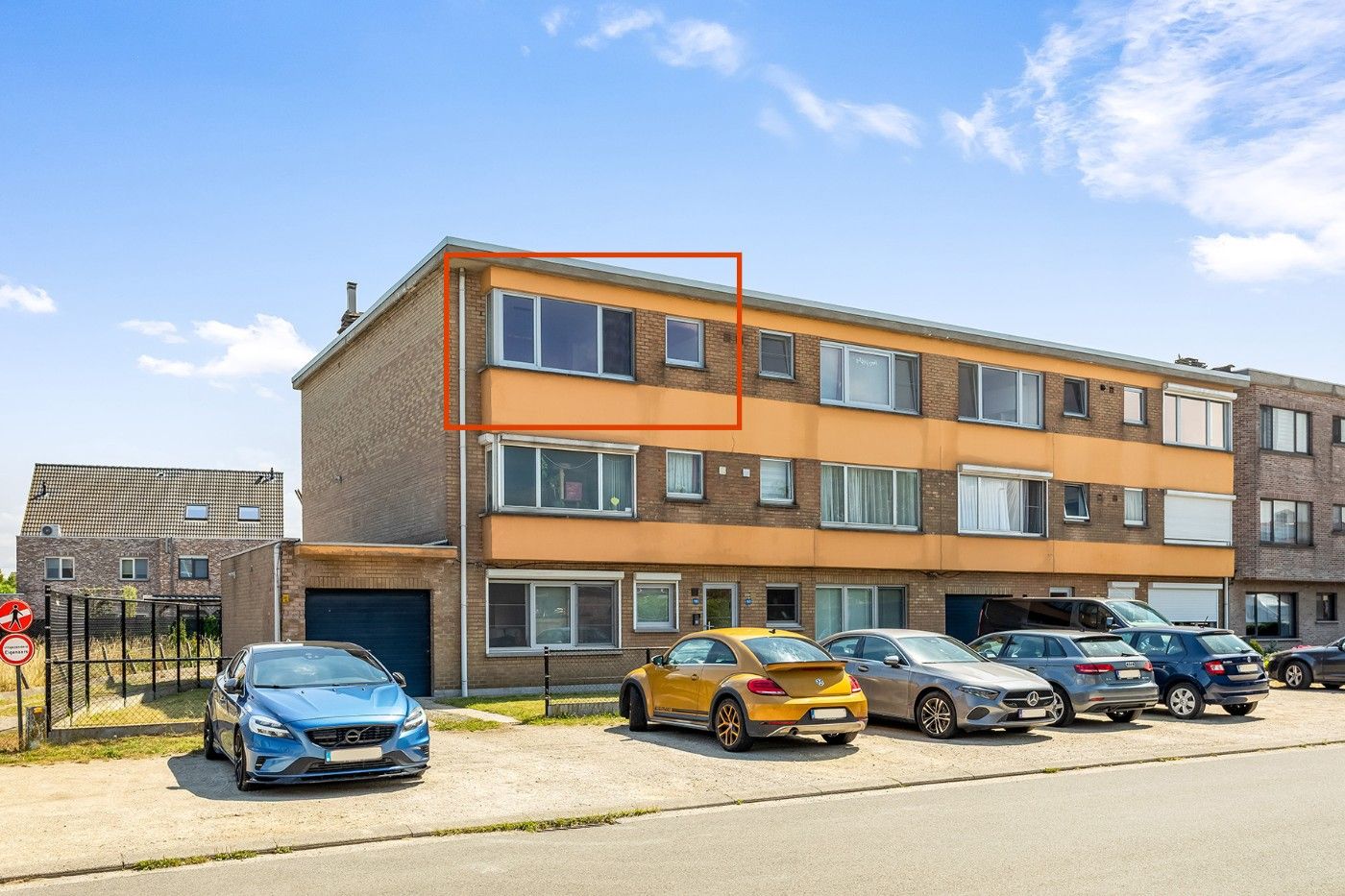 Keurig gerenoveerd appt. met 2 slpk., balkon en garagebox foto {{pictureIndex}}