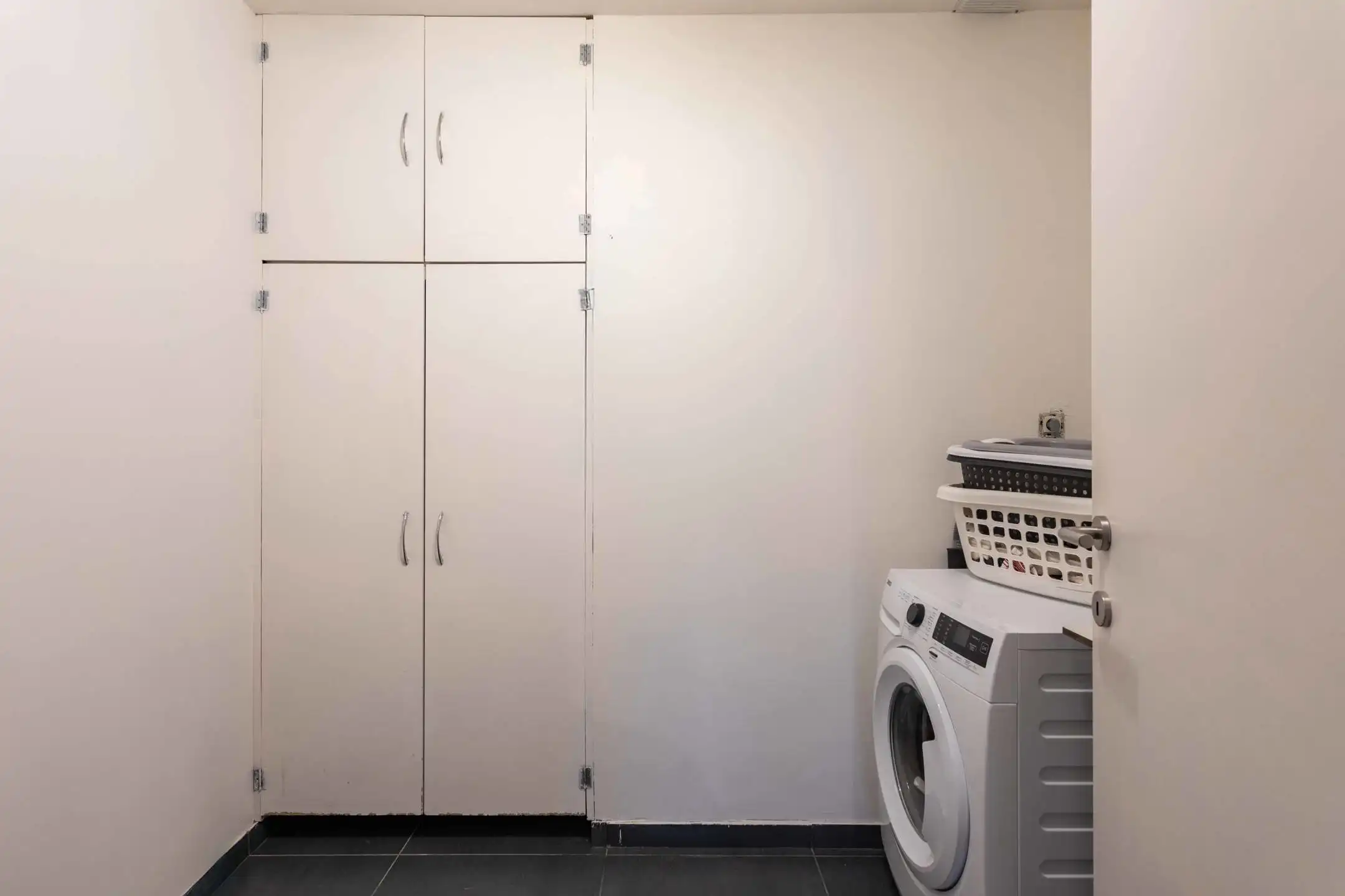 Instapklaar appartement met groot terras en garage foto 15