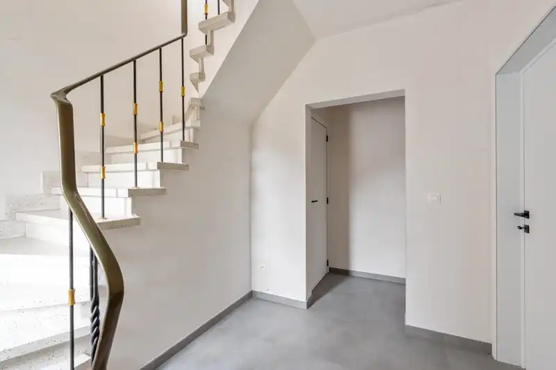 Totaal gerenoveerde woning op een perceel van 11are foto 20