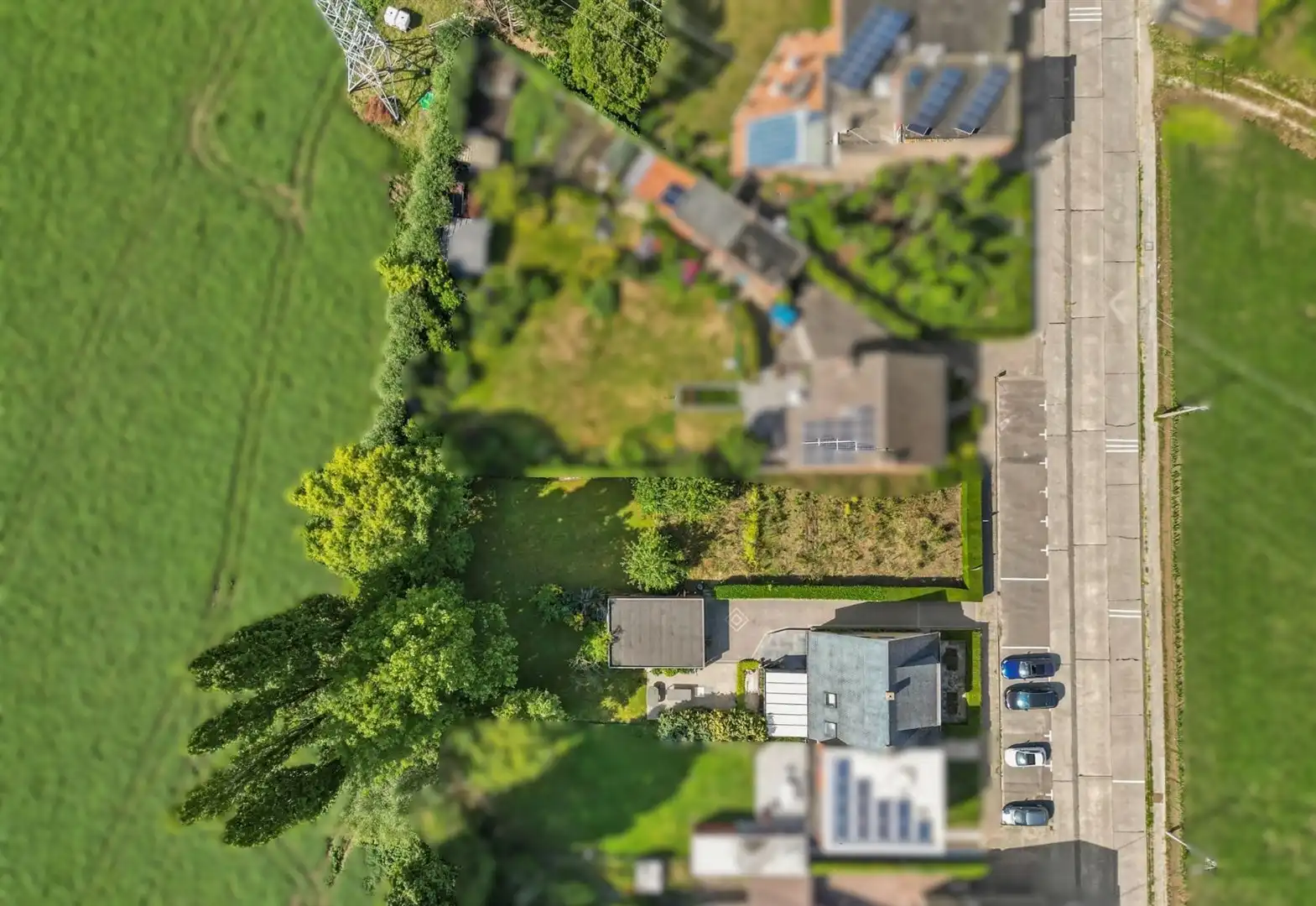 Grote woning op 675 m² met dubbele garage, landelijk zicht en zoveel meer. foto 13