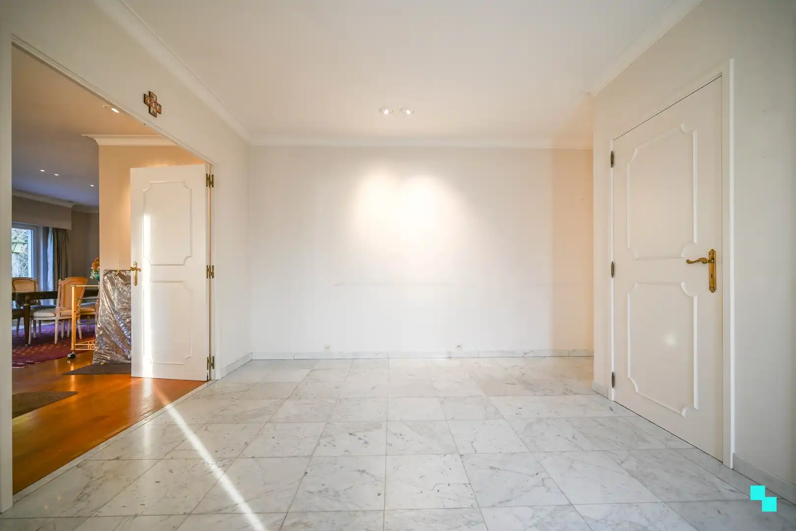 Riante, karaktervolle residentiële bungalow te Waregem foto 3