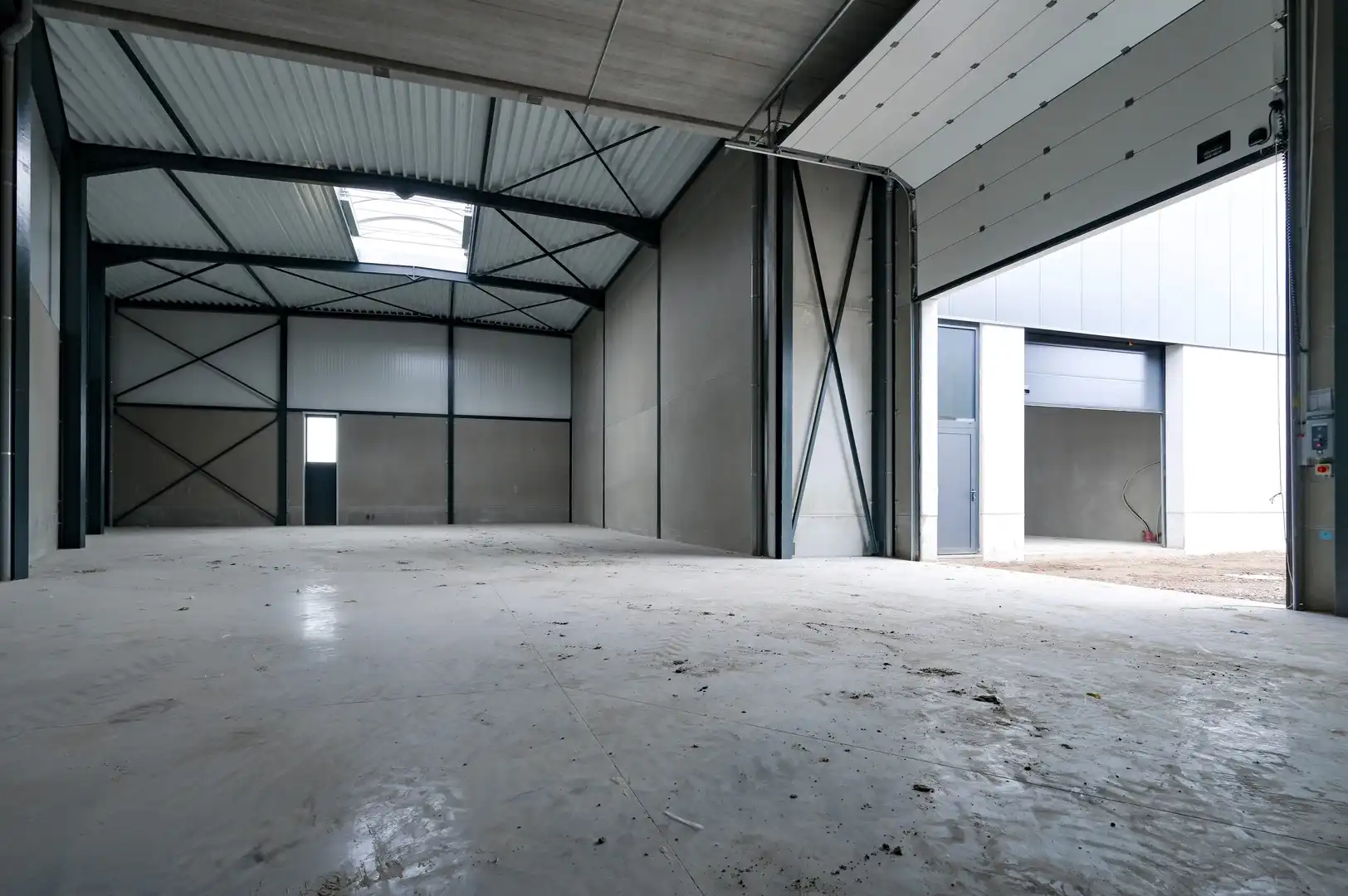 Casco KMO-unit met kantoor, autostaanplaats op toplocatie foto 3