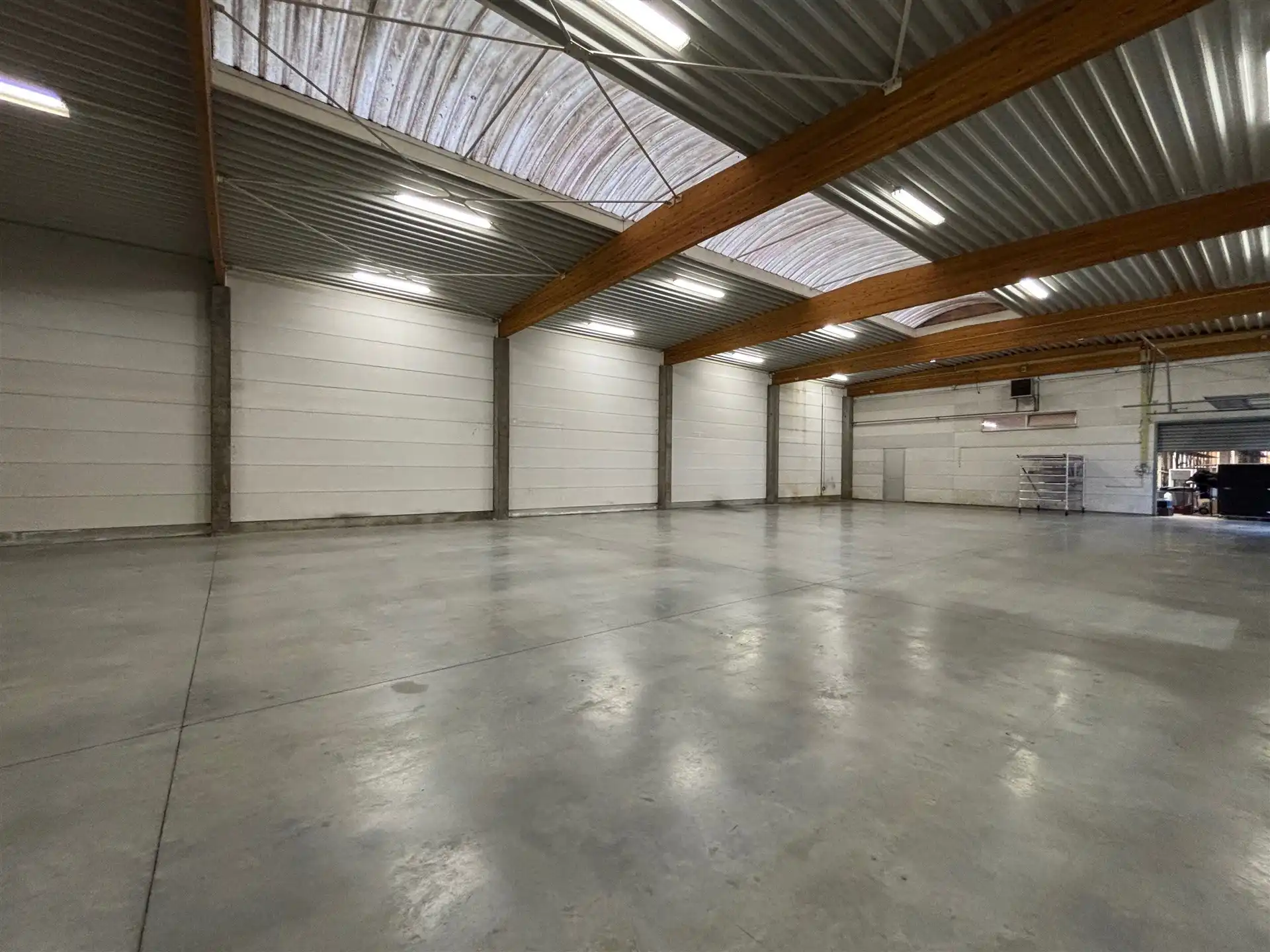 Magazijn in industriepark te Erpe-Mere (410 m²) foto 3