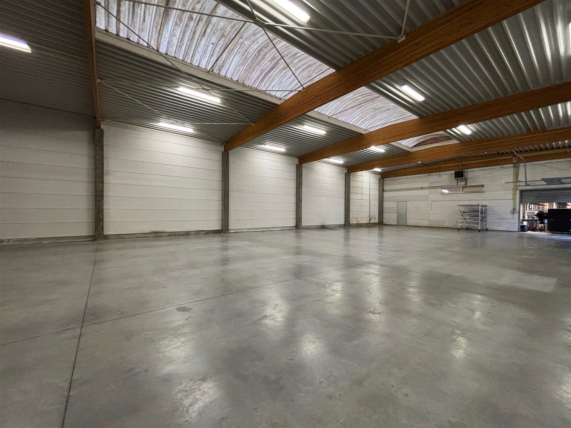 Magazijn in industriepark te Erpe-Mere (410 m²) foto 3