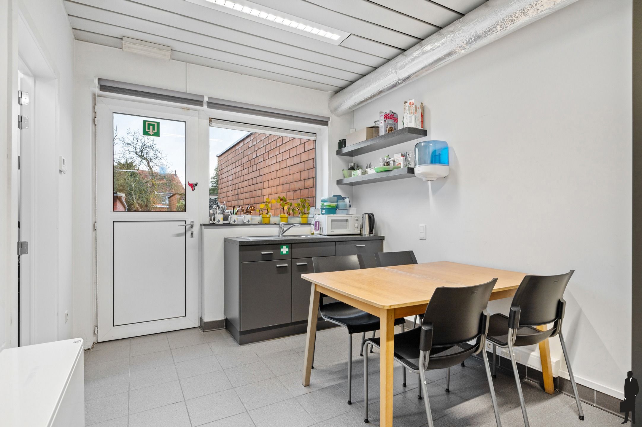 Centraal gelegen commerciële ruimte te Kalmthout! foto 15