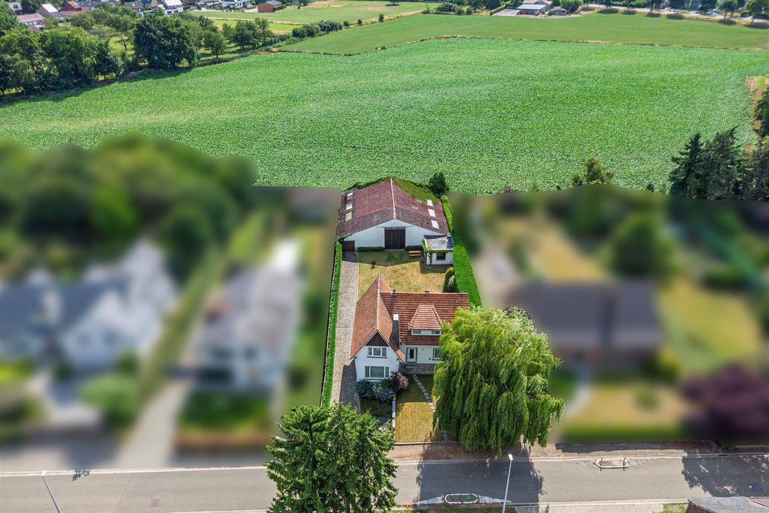 Uniek perceel van 11a42ca met woning en achterliggende loods op toplocatie in Aldeneik – Maaseik.  foto {{pictureIndex}}