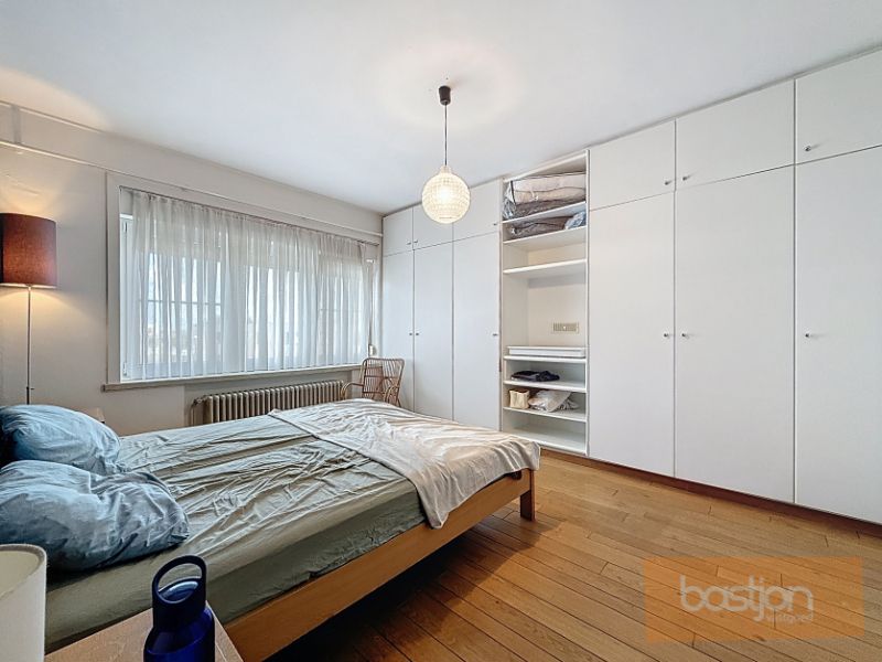 Ruim 2-slaapkamerappartement met terras en garage foto 9