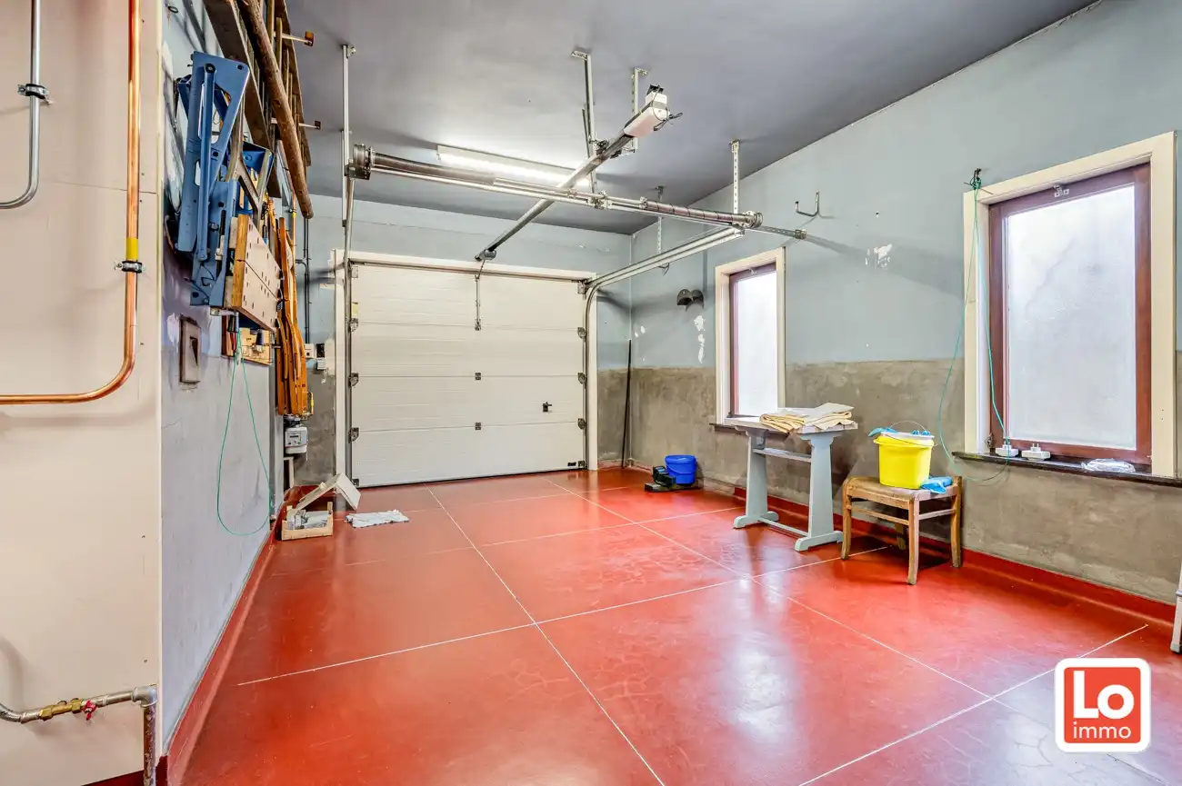 VERKOCHT! Goed onderhouden op te frissen gelijkvloerse woning met inpandige garage in een rustige straat nabij het centrum van Zelzate! foto 16