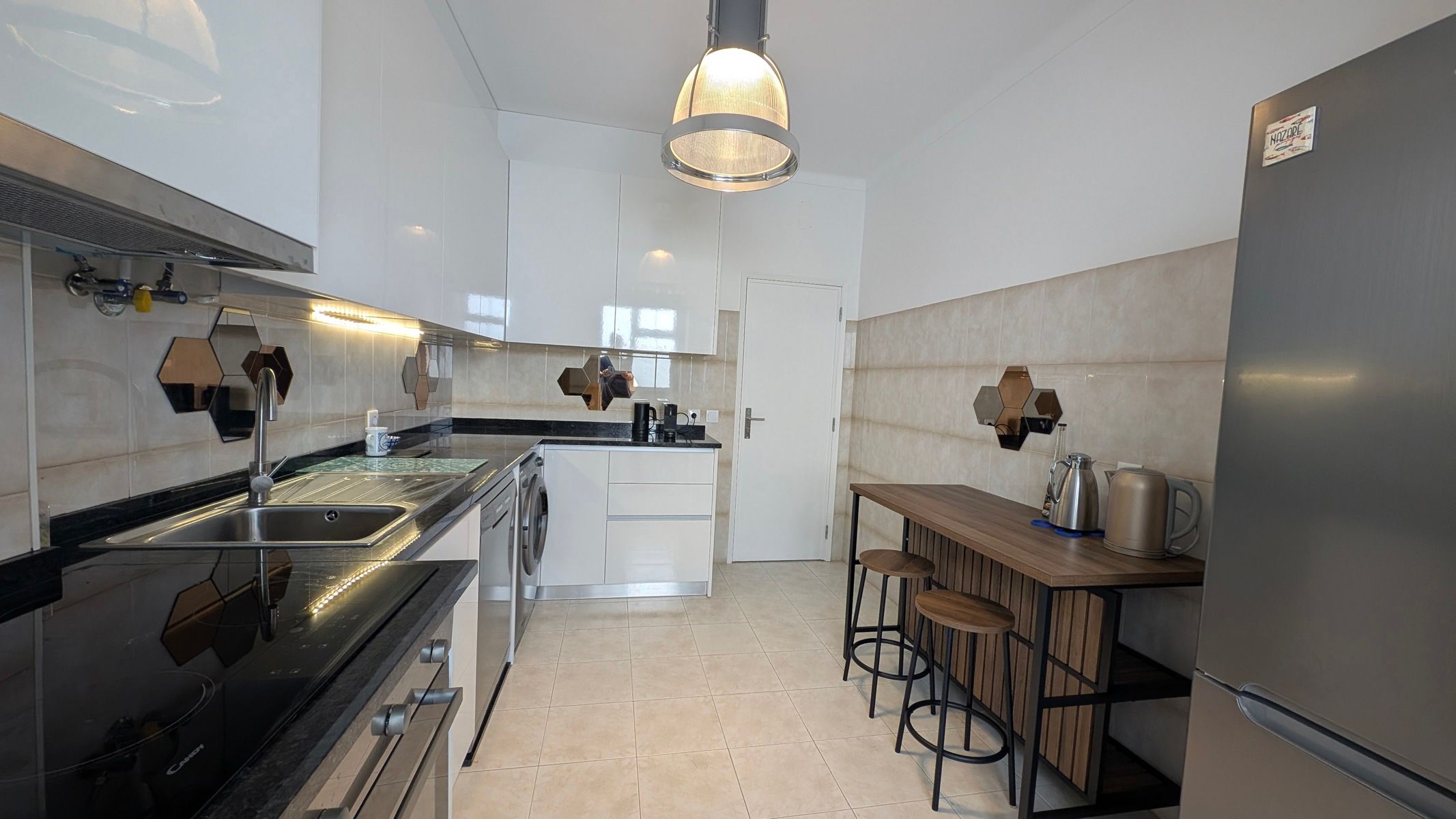 Instapklaar ruim appartement met zeezicht in Nazaré. foto 5