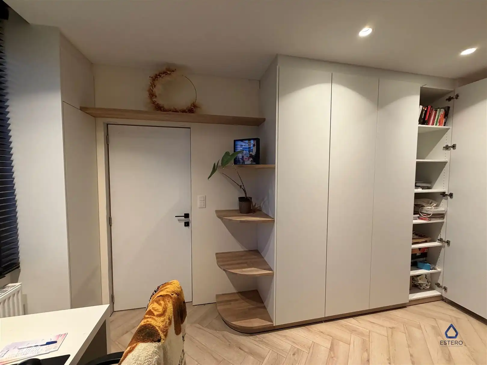 Gerenoveerde gezinswoning met 3 slaapkamers te Zwijnaarde foto 2