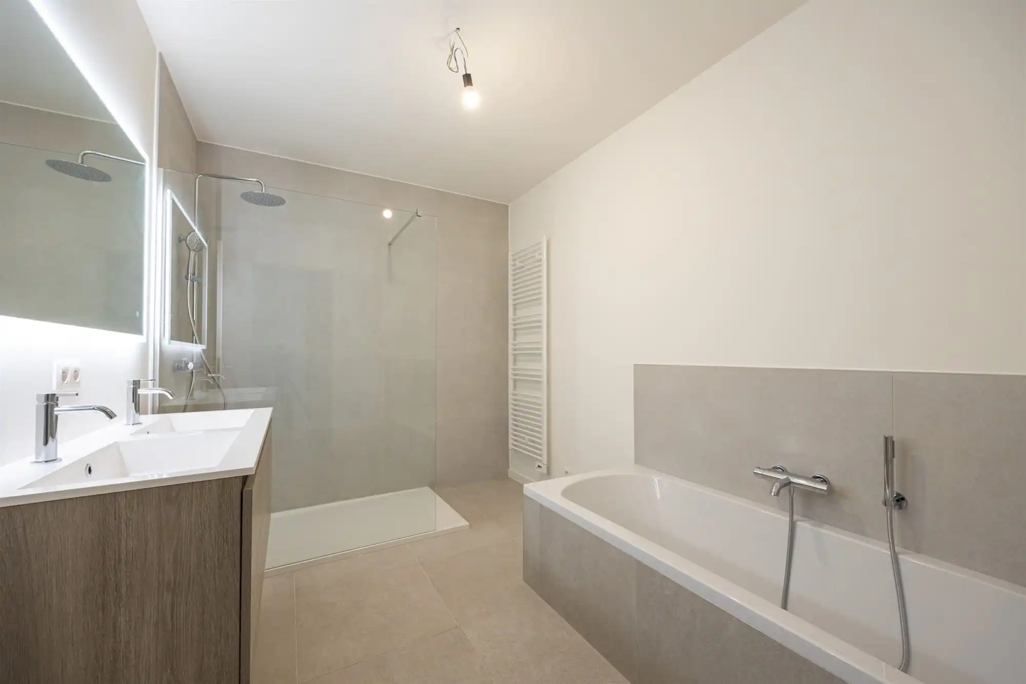 Ruime instapklare nieuwbouwwoning in Brasschaat foto 23