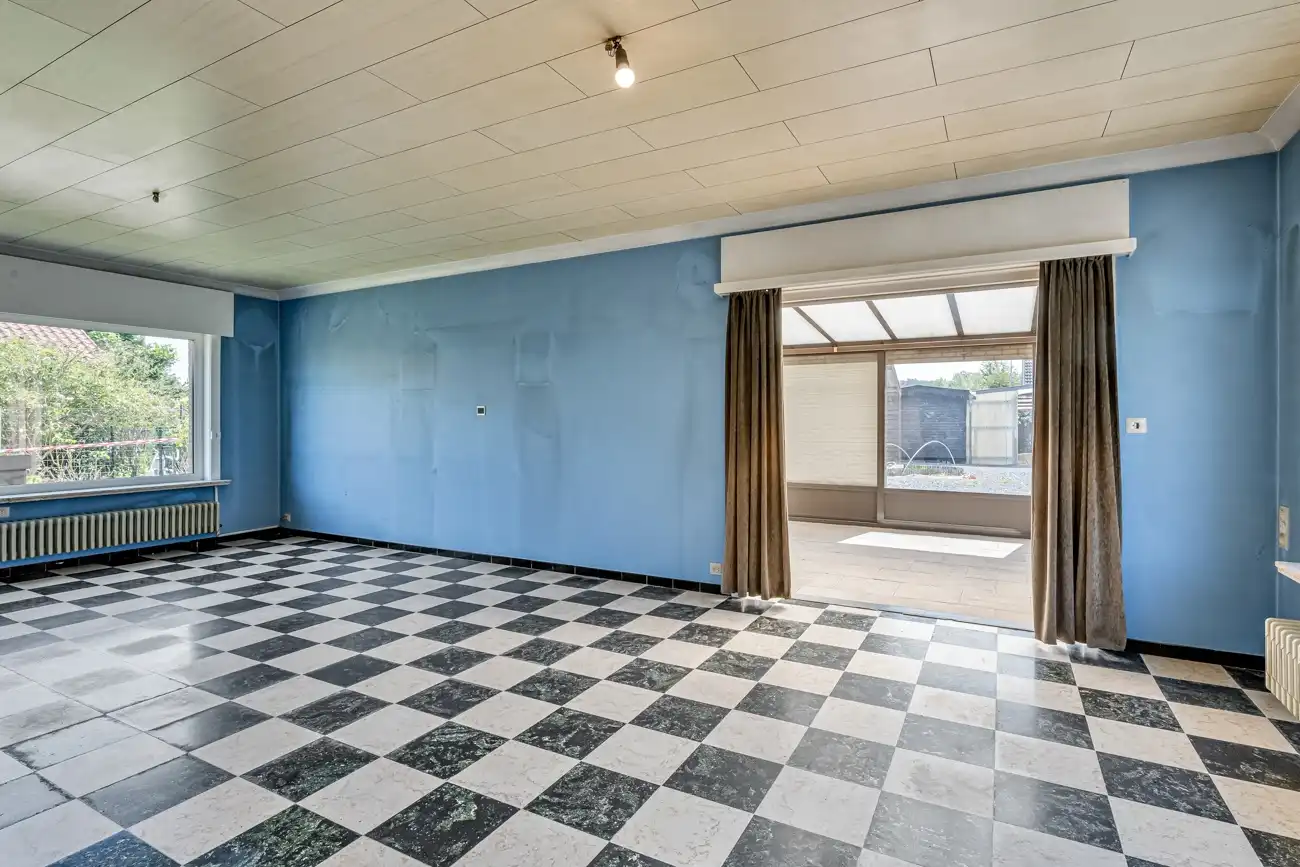 IN OPTIE!! Volledig te renoveren open woning met ruime afzonderlijke garage en tuin op een toplocatie nabij Oude Bareel in Sint-Amandsberg/Oostakker! foto 7