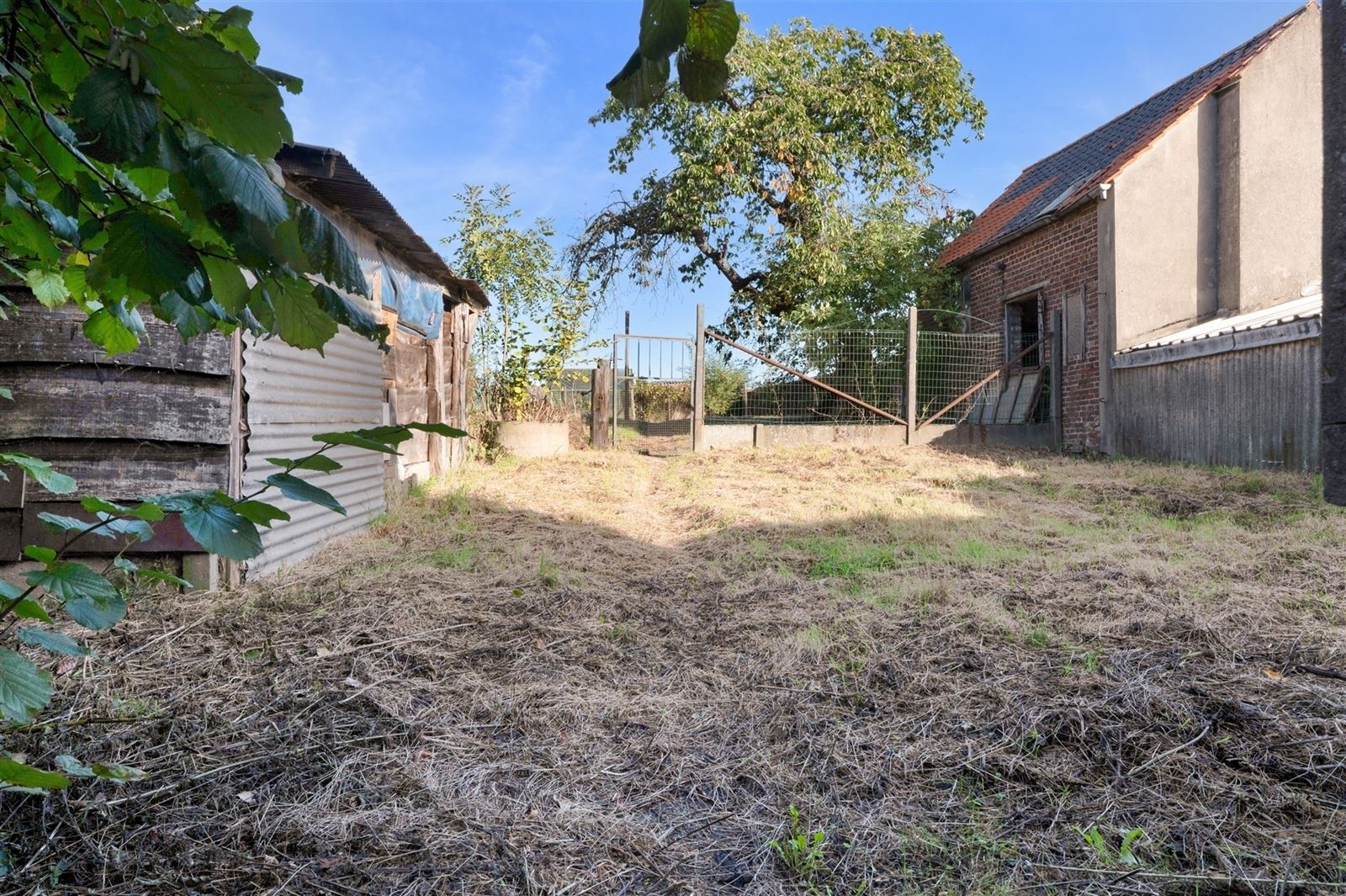 Uitzonderlijk renovatieproject met authentieke kapel! foto 16