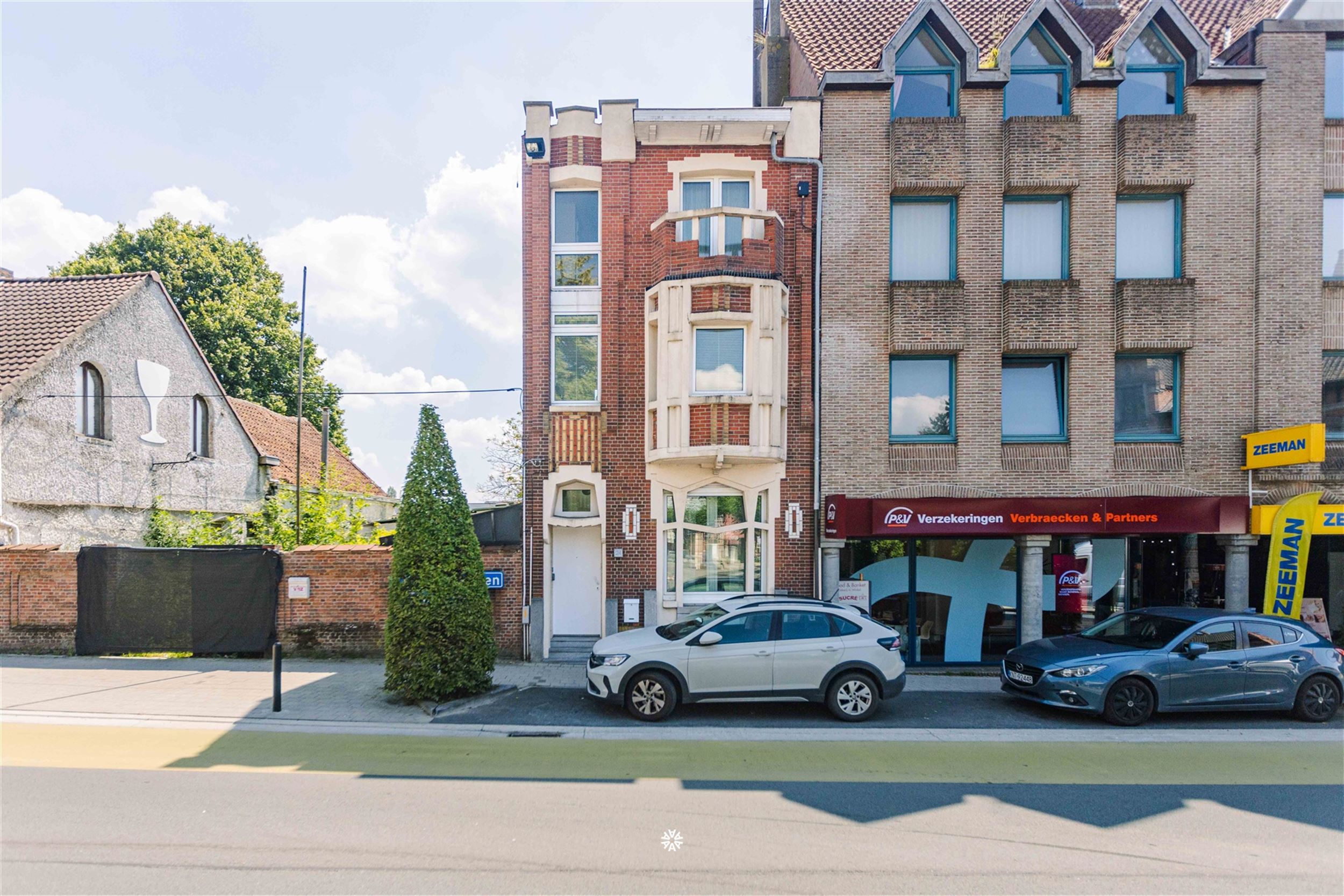 Uiterst charmante woning in centrum van Kruibeke foto 1