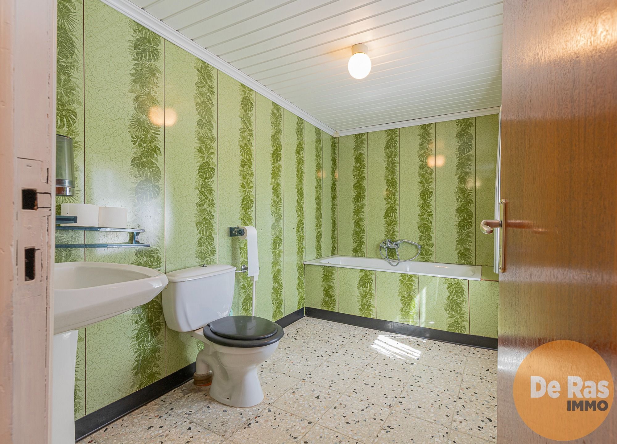 LEDE - Verzorgde, te renoveren woning op een goeie ligging foto 8