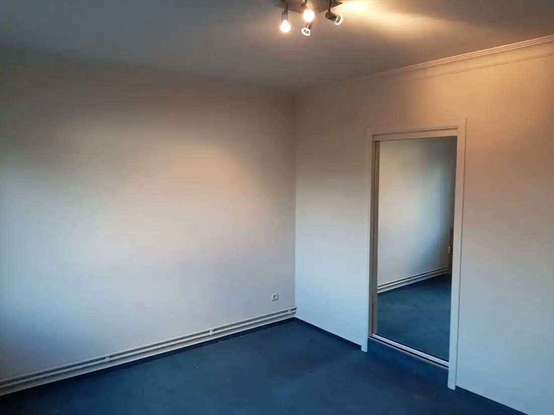 Ruim 2 slaapkamer appartement te Hasselt foto 9