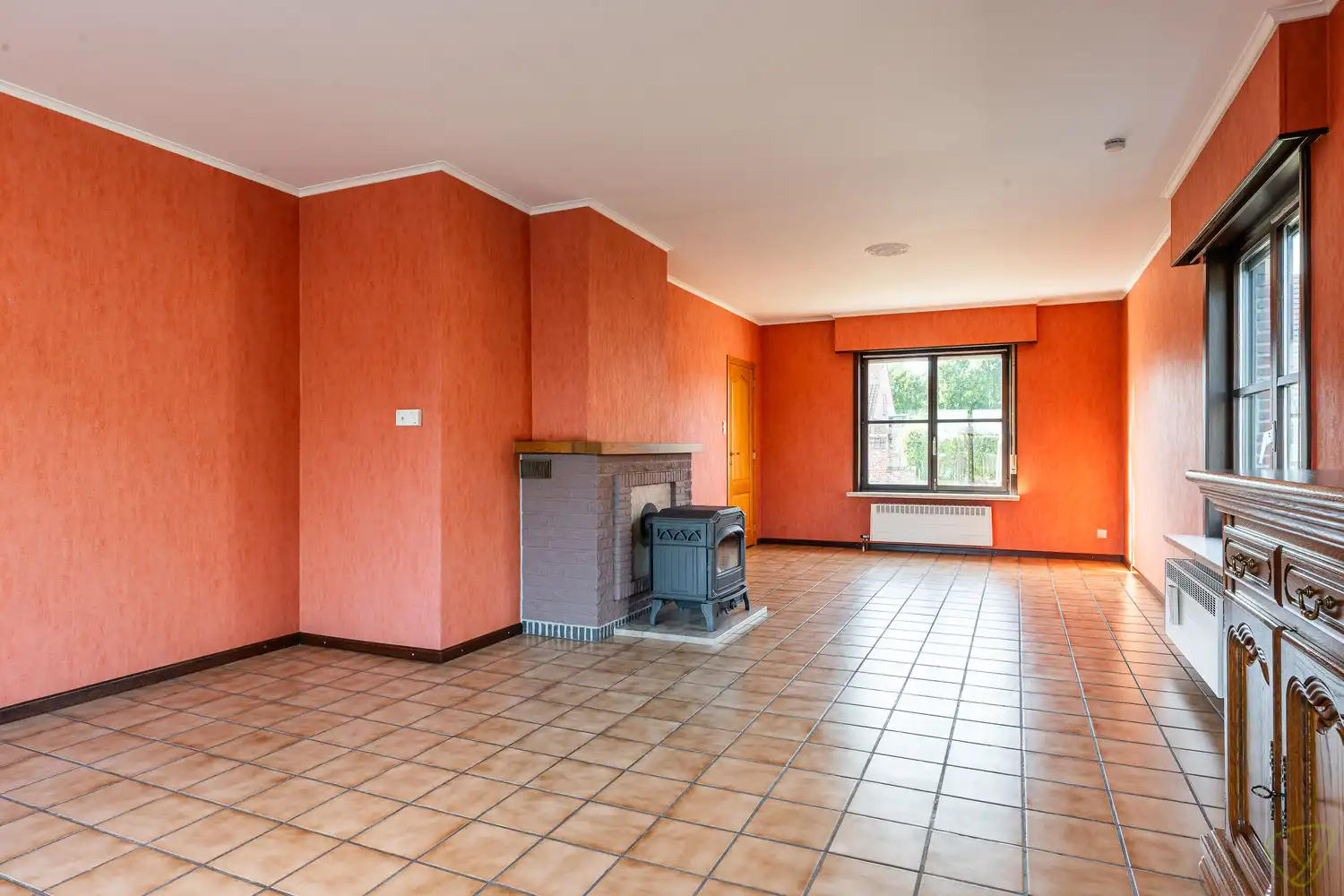Charmant huis te koop op een gunsitge locatie in Oosteeklo - Perfect voor wie op zoek is naar een nieuwe thuis in alle rust! foto 3