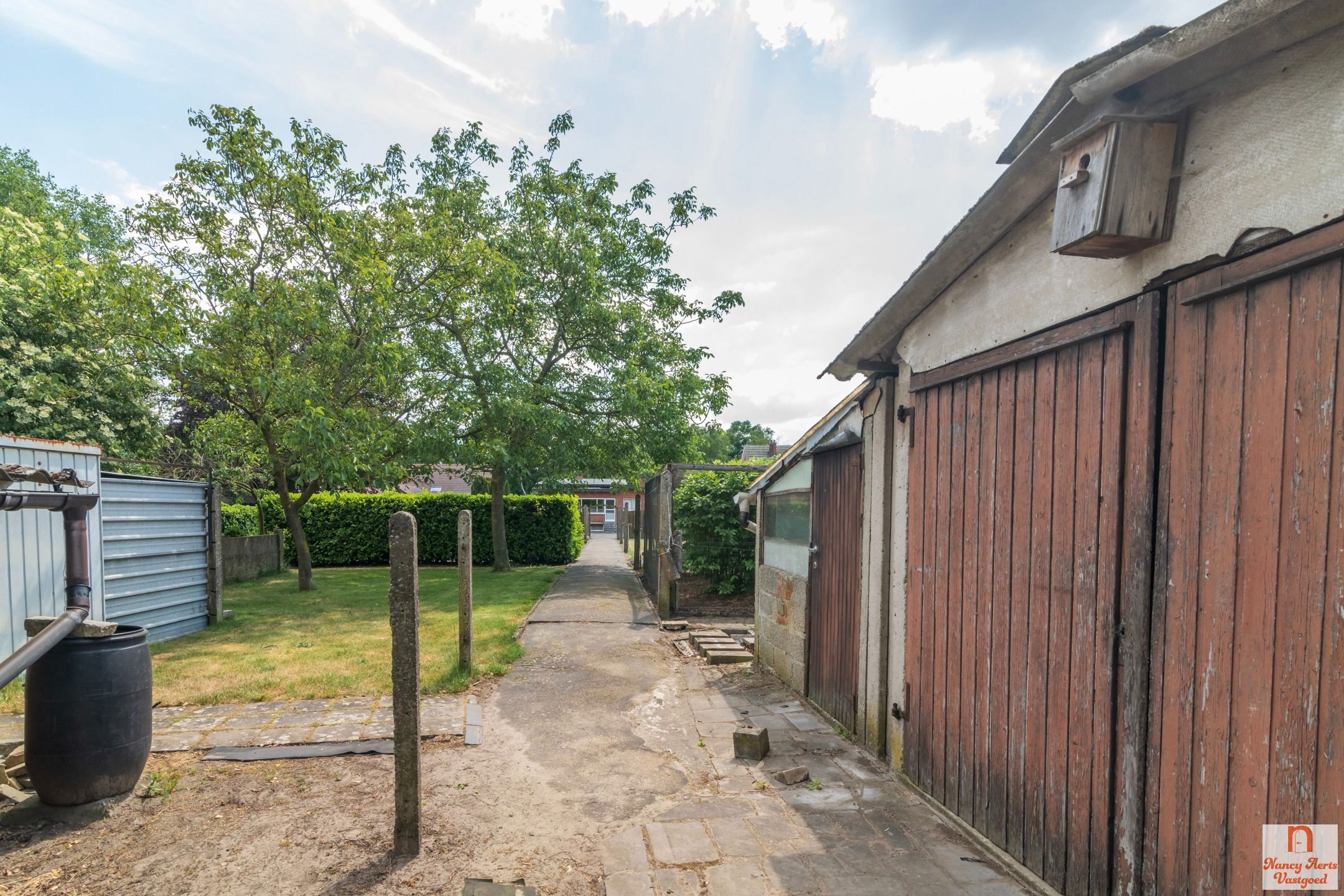 Vrijstaande, goed onderhouden woning op 20 are grond foto 52