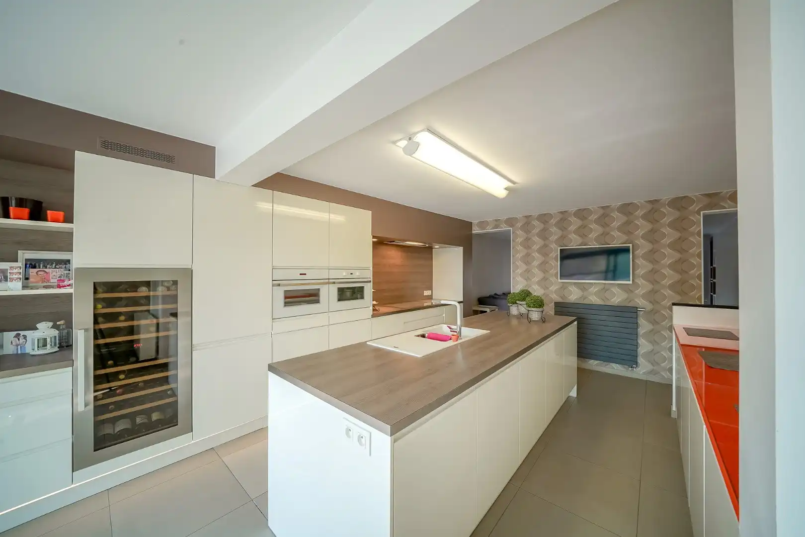 Ruime eengezinswoning in centrum Oudenburg met handelsruimte op gelijkvloers. foto 12