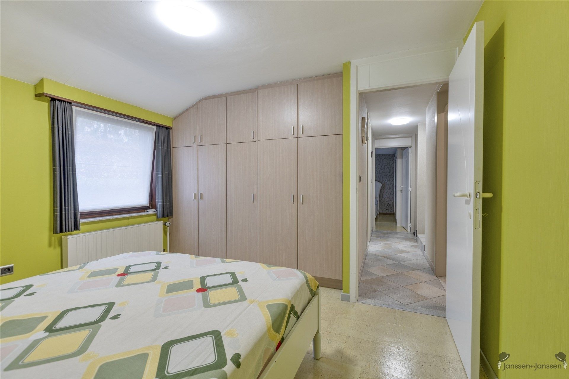 Ruime, goed onderhouden woning met prachtige tuin in Elsum Geel foto 13