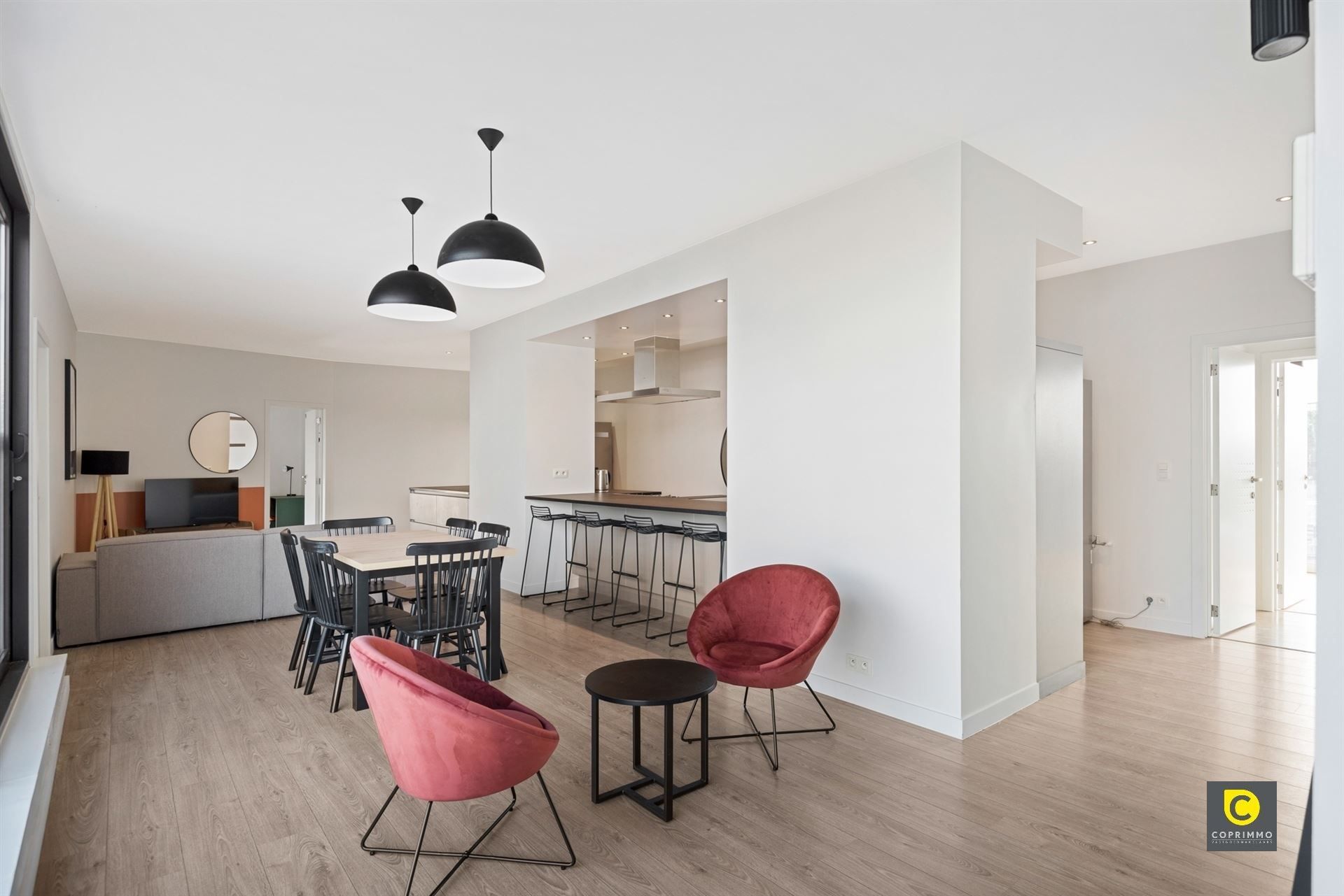Luxueus penthouse met 6 SLPKS, 2 BDKS en dakterras! foto 2