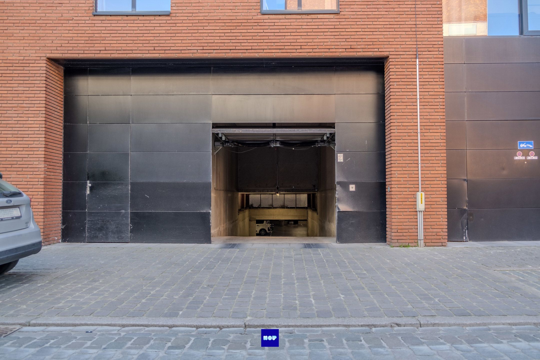 Veilig en zorgeloos parkeren aan het bruisende Eilandje! foto 3