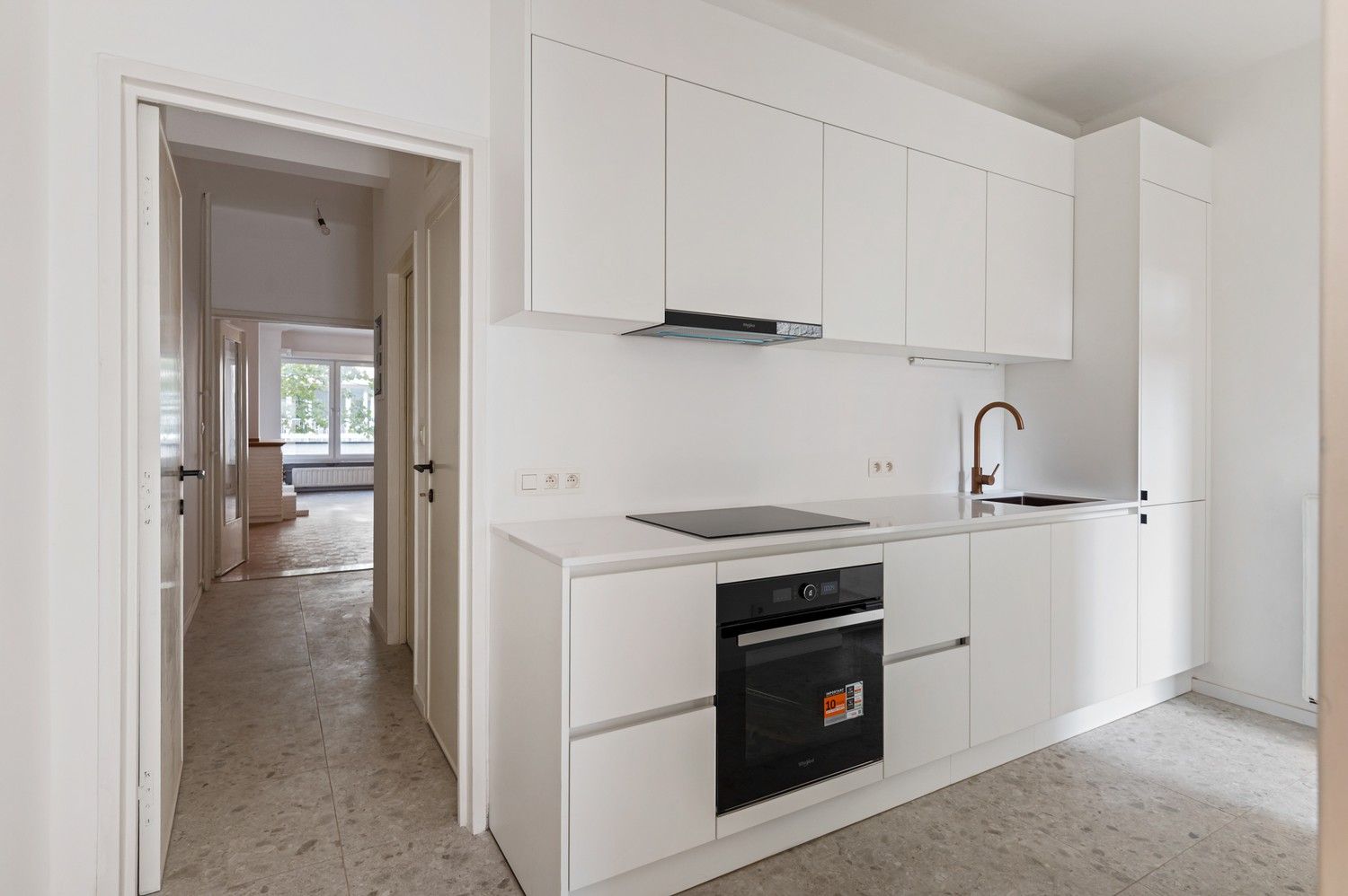 Licht en ruimte in het hart van Antwerpen – 1 slaapkamer appartement foto 6
