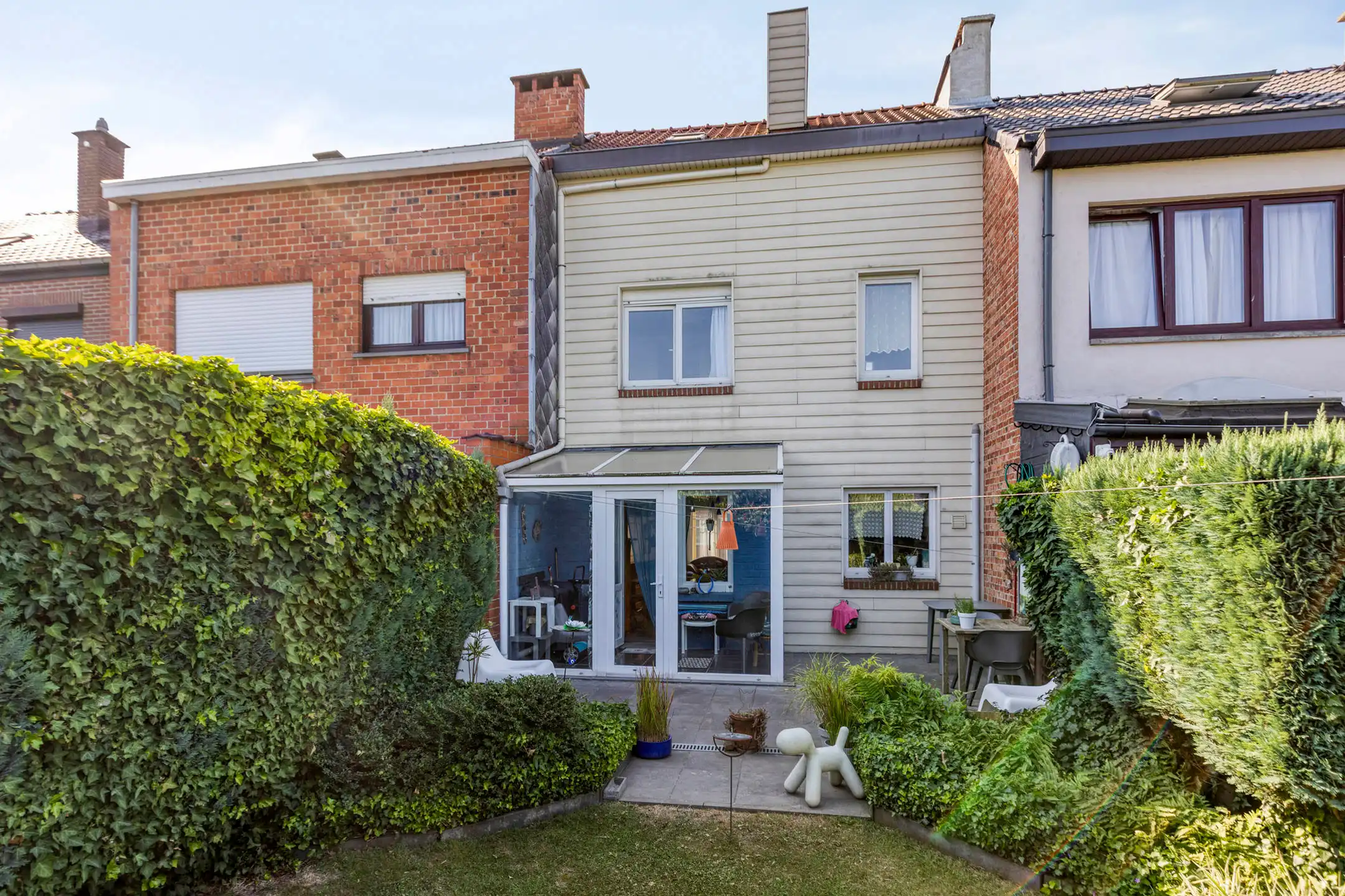 Woning met 3 slaapkamers in een residentiële wijk foto 18