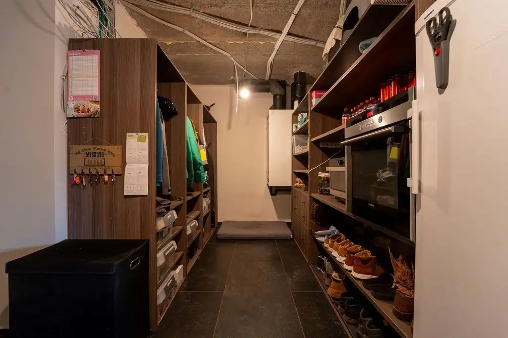 PRACHTIG GERENOVEERDE WONING MET 3 SLAAPKAMERS, 2 BADKAMERS, INPANDIGE GARAGE EN PAARDENSTALLINGEN MET ENERGIEZUINIG EPC TE WIJER (NIEUWERKERKEN)  foto 23