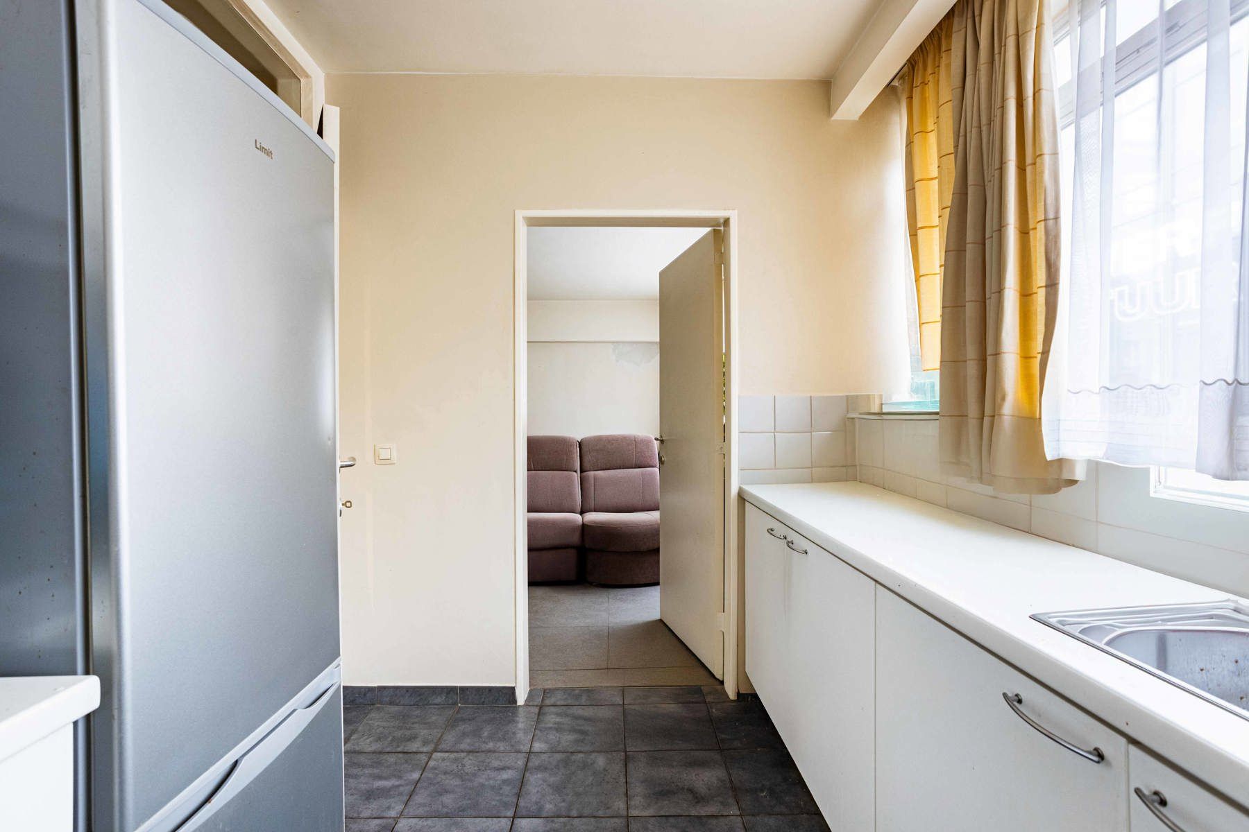 Zeer ruim appartement in centrum Aalst ! foto 8