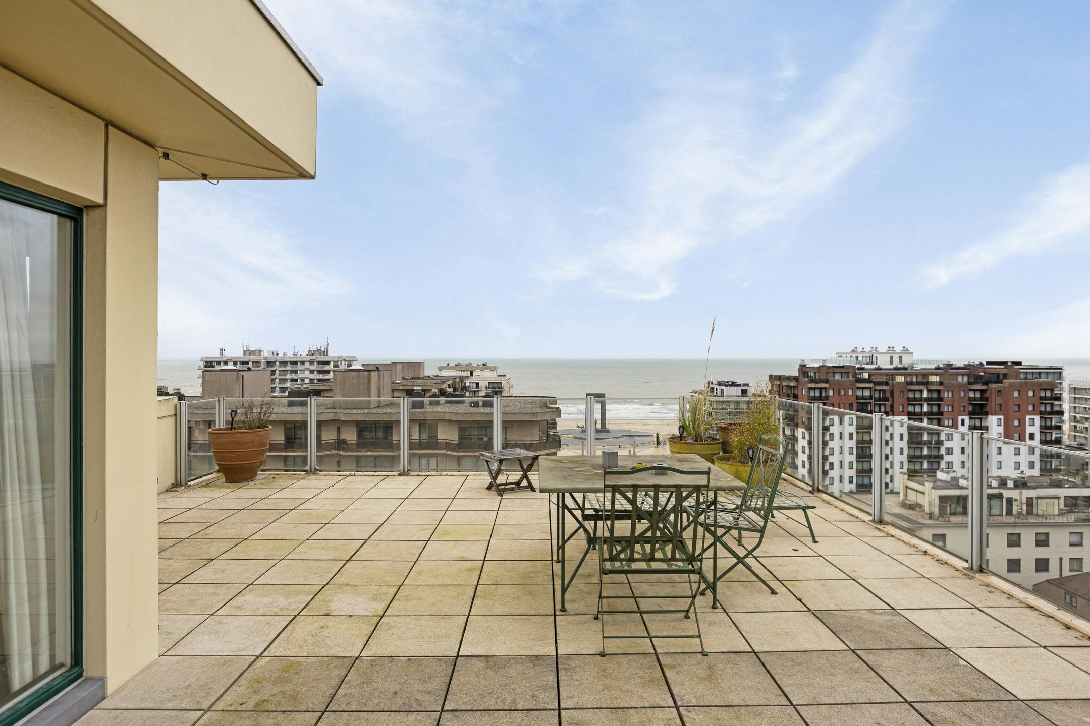 Twee penthouses met ruime terrassen en garage in De Panne foto 24