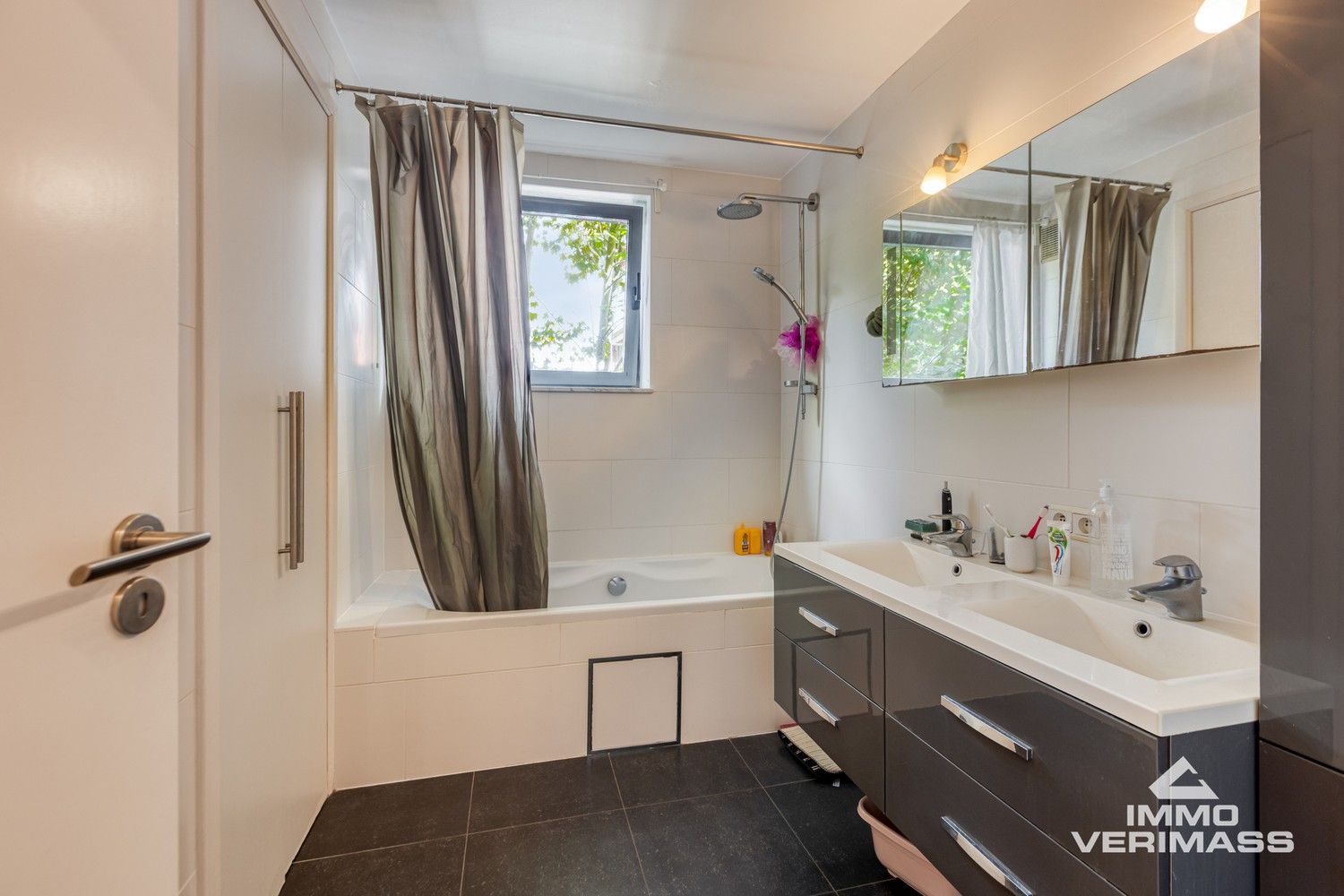 Ruim duplexappartement met 3 slaapkamers, zonnig terras en parking  in Leuven foto 14