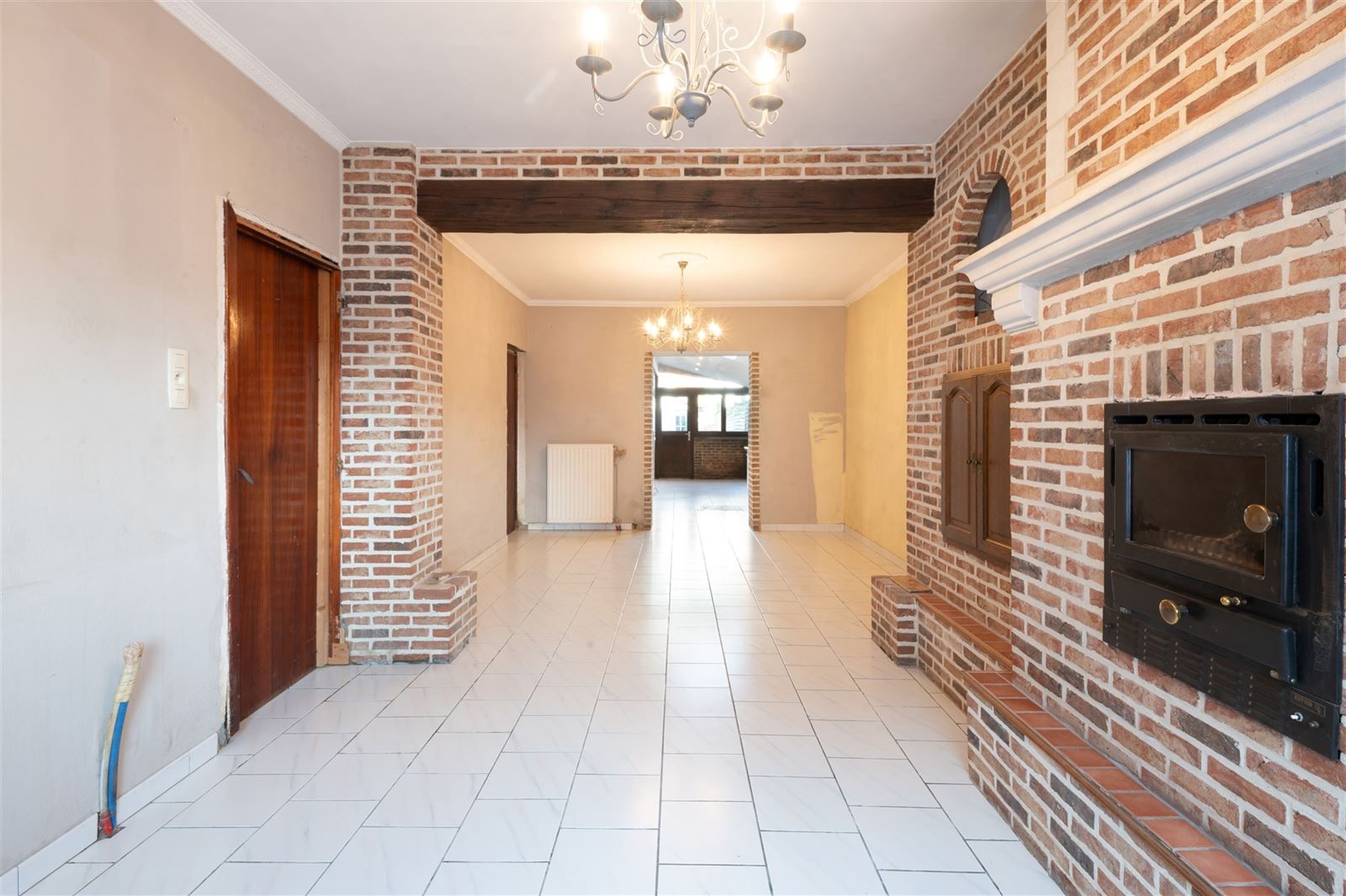 Deels te renoveren stadswoning met tuin op 1are19 foto 2